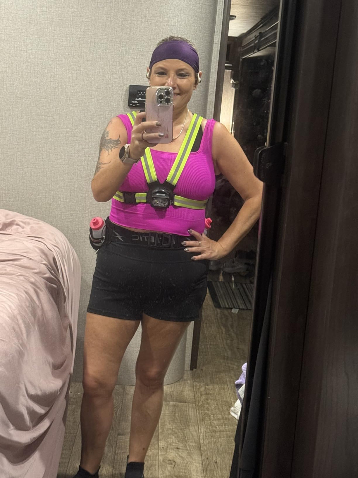 500LM High-Visibility Running Lights for Runners, Adjustable 45° Beam & 360° Reflective Vest, IPX4 Waterproof Running Vest Light for Night Walking/Cycling/Jogging, 3.5-20Hrs Runtime customer photo 1