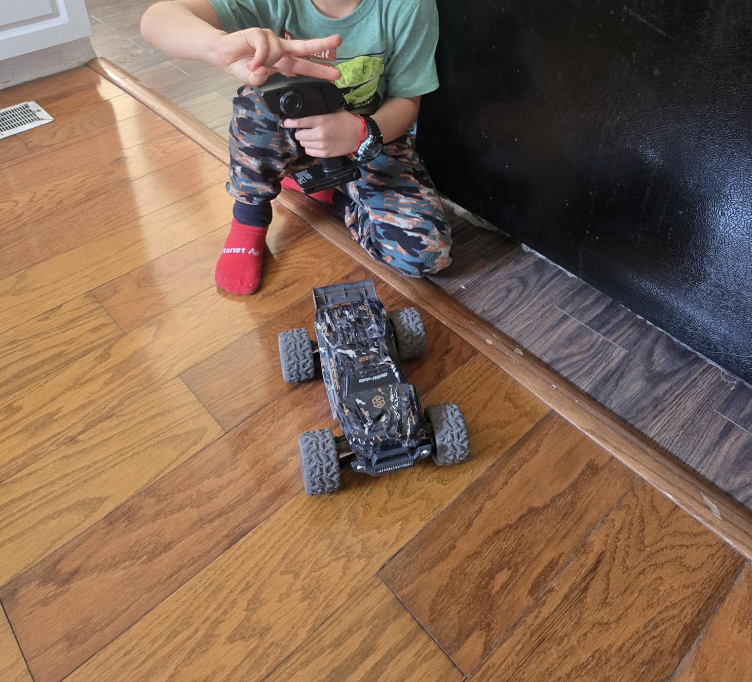 DEERC 9309E All Terrain Fast RC Cars for Adults 40KPH, 4WD Electric Off-Road Remote Control Monster Truck, 2.4Ghz High Speed Car, Waterproof Monster Truck with 2 Batteries for Boys & Kids customer photo 1