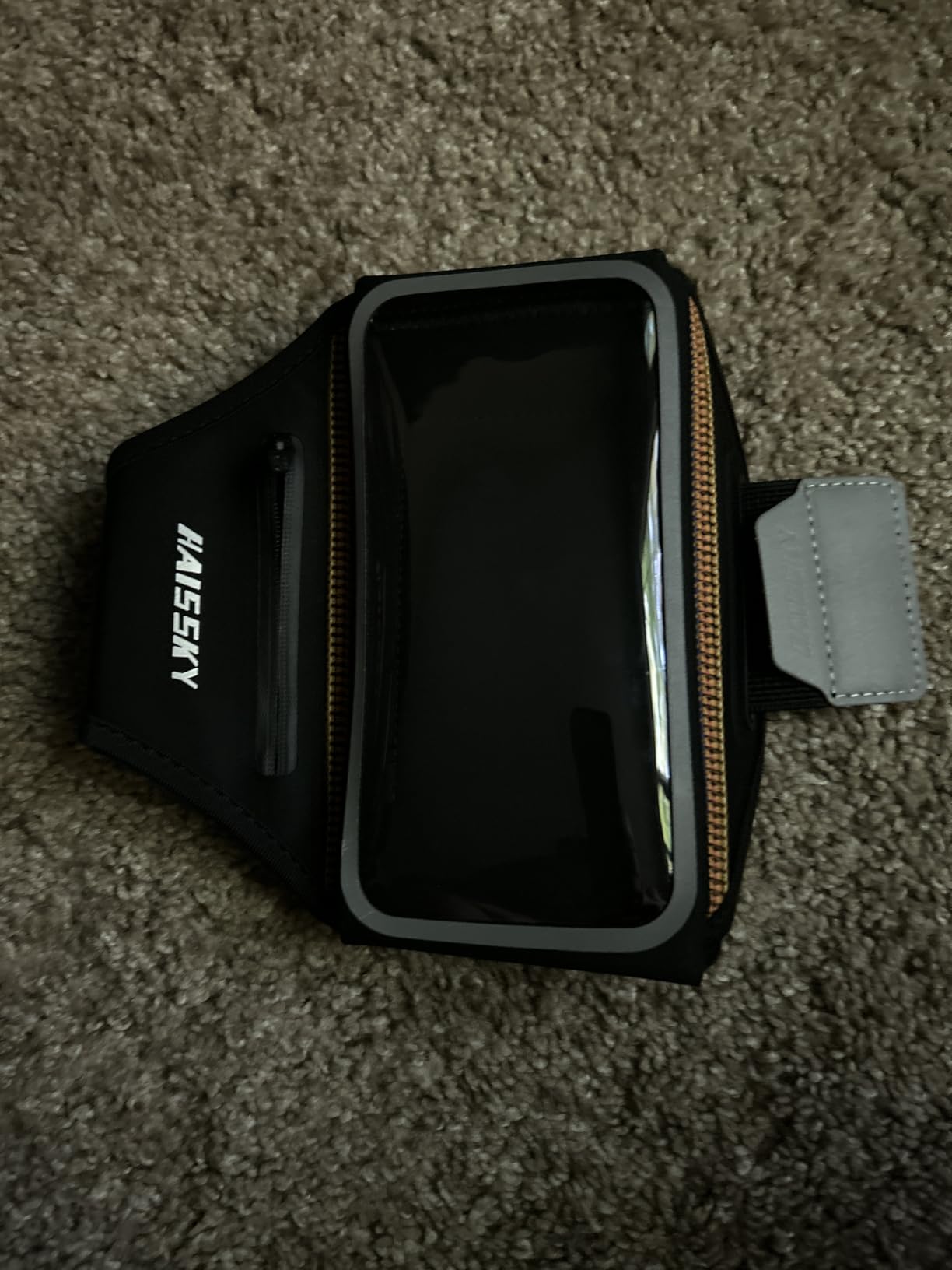 Running Armband with Earphone Bag for iPhone 16/15/14 Max/Pro/Plus & Galaxy S20/S10, Touchscreen Compatible, Phone Holder for Running with Card Slot & Key Pockets, Fit Up to 6.9 Phone customer photo 2