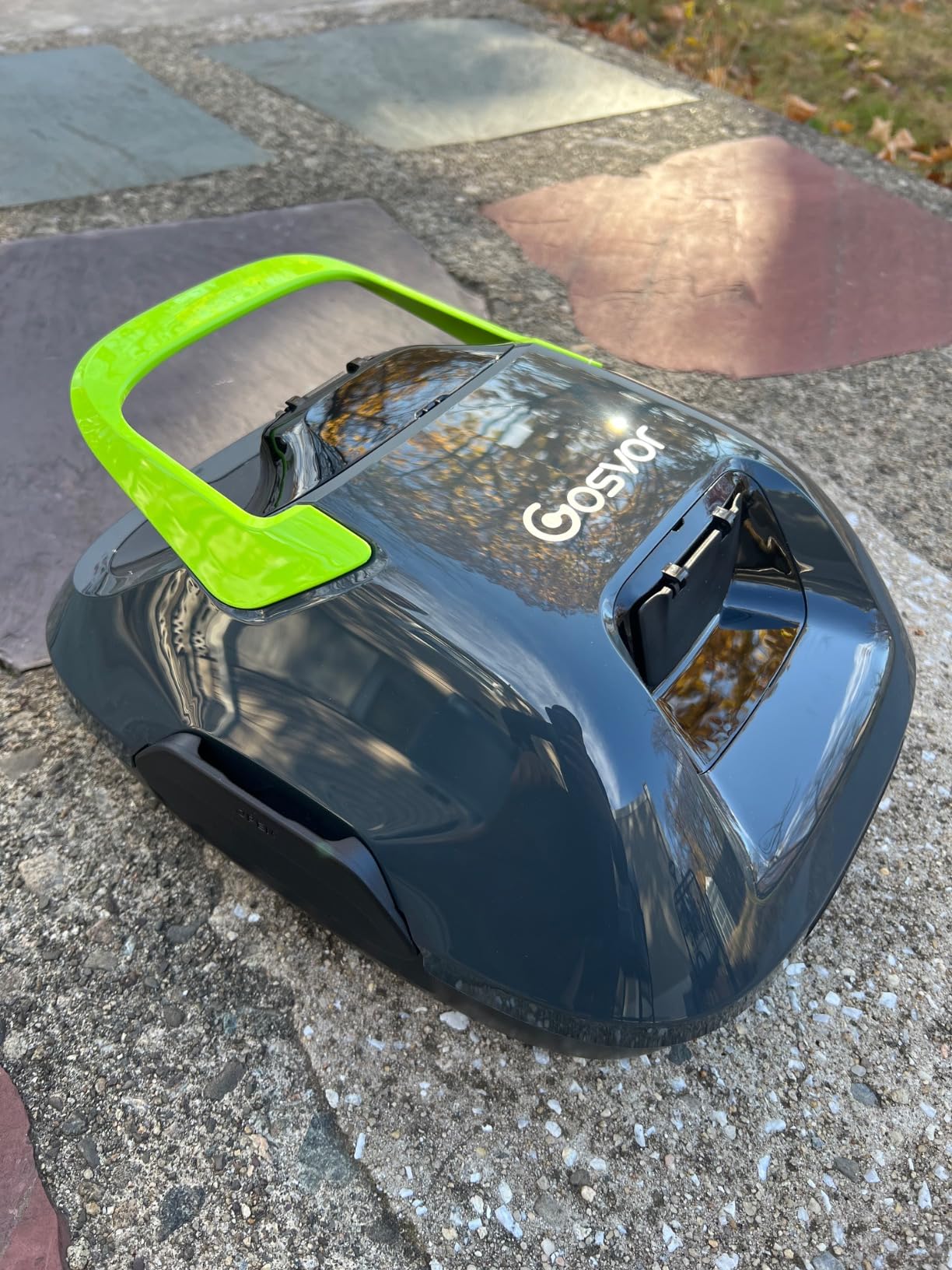 Cordless Robotic Pool Cleaner, Pool Vacuum for Above Ground Pool Lasts 90 Min, Portable, Self-Parking, Ideal for Pools up to 860 sq.ft customer photo 1