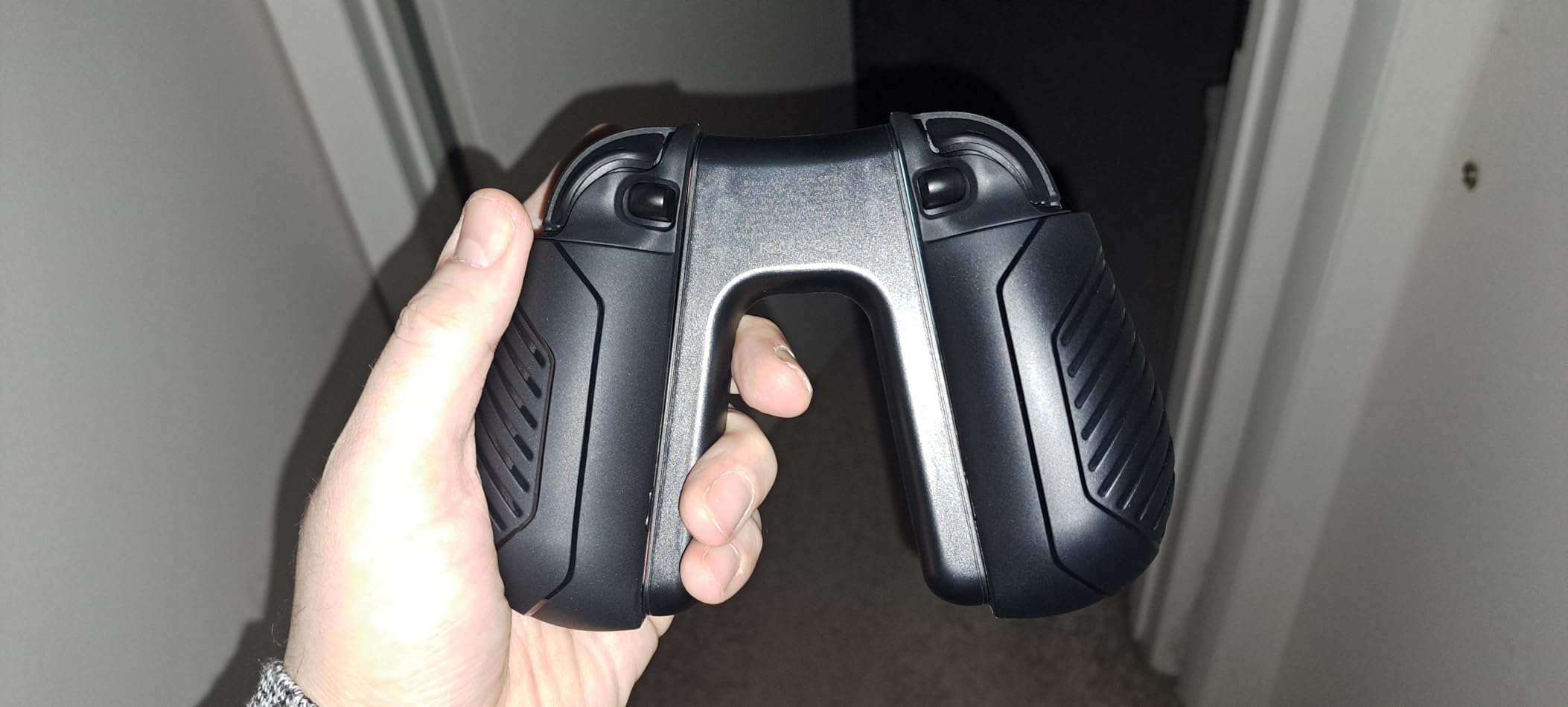 JSAUX Switch 2 Charging Grip for Switch 2, Magnetic Grip Controller Compatible with Switch 2 JoyPads, Play While Charging with LED Indicator& 1.5m/4.9ft Charger Cable-Black customer photo 2