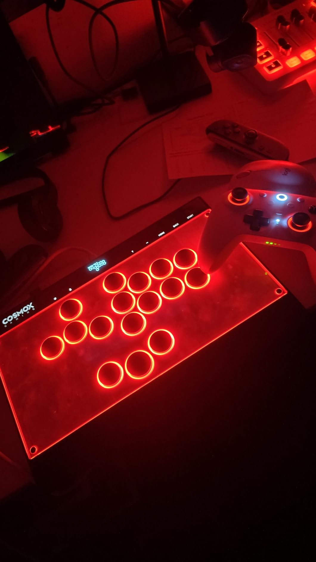 Sehawei Haute42 C16 Leverless Arcade Controller - Magnetic Detachable Panel for DIY Art, RGB Button Rims, Tournament Lock Switch - Compatible with PC/Switch/PS3/PS4/Steam Deck customer photo 1