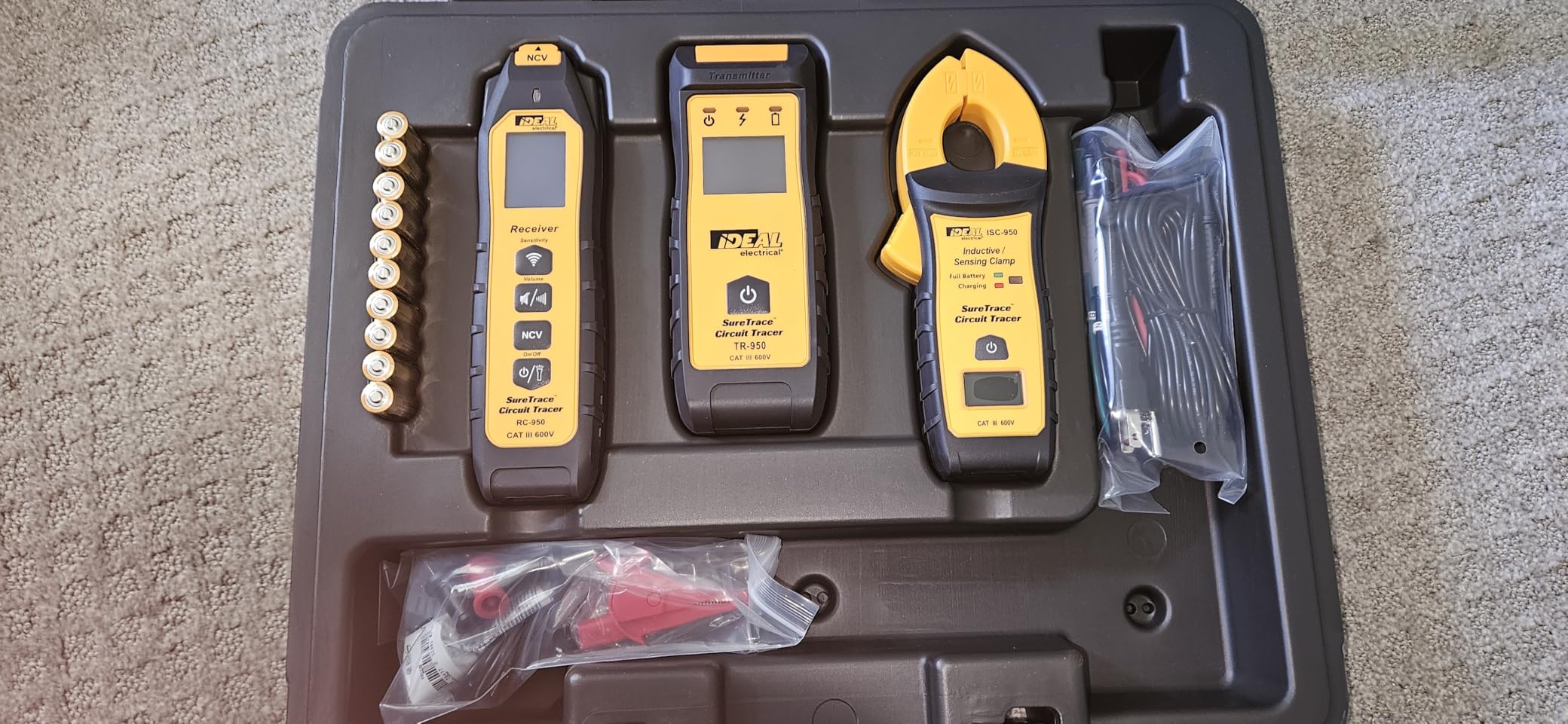 Ideal Electrical SureTrace Pro Circuit Tracer (61-950) 0-600 Volts AC/DC with Built-in Continuity Test, Amperage and Voltage Measurement, and Receptacle Testing customer photo 2
