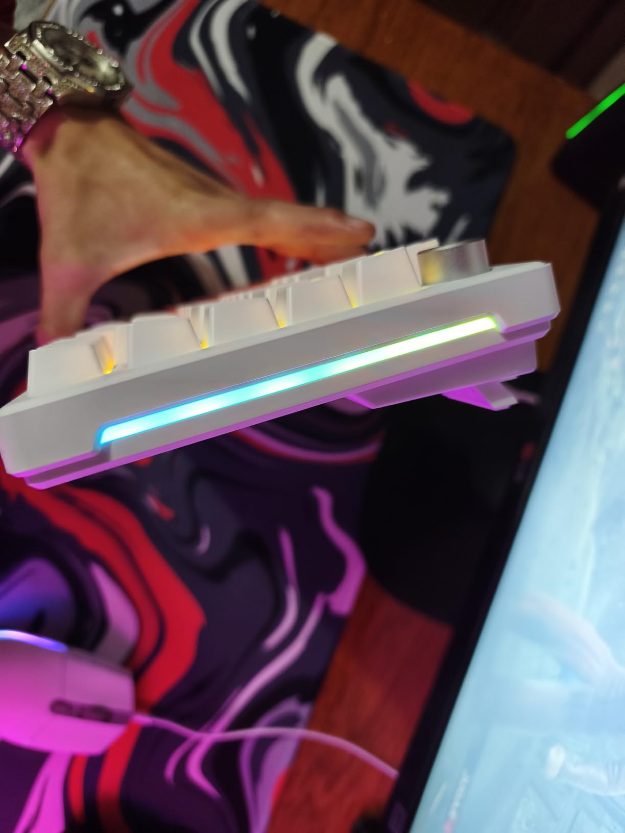 DIERYA DK68E 60% Mechanical Gaming Keyboard, Hot Swappable, Pre-Lubed Linear Switches, Gasket Mount, 5-Layer Dampening Foam, Programmable, Volume Knob, RGB Backlit, 68 Keys, Wired, Black customer photo 2