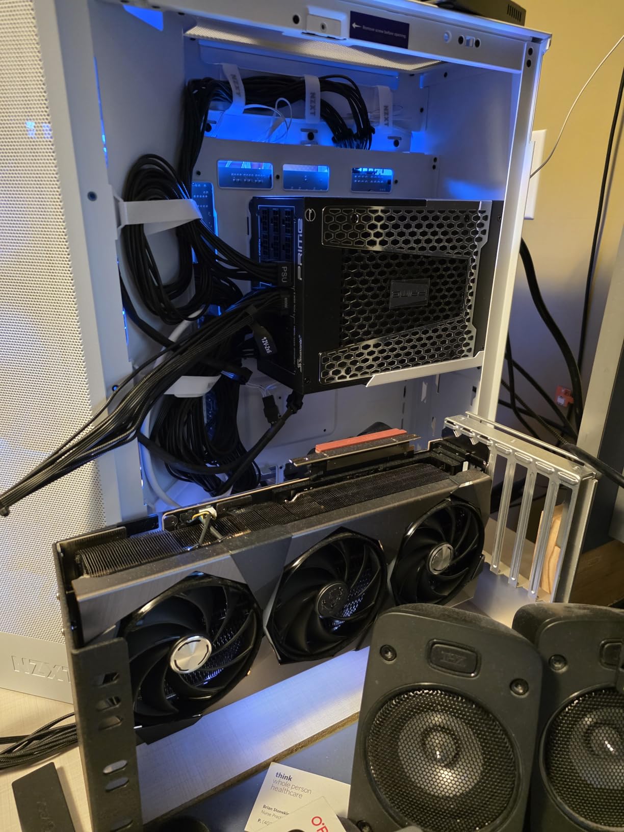 LINKUP PCIE 5.0 Riser Cable | for Vertical GPU Mount | Right Angle | Graphics Card GPU Ready | Usable with PCIe 4.0 & RX 9070/ RTX5090 | 15cm (Total Length: 19cm) customer photo 1