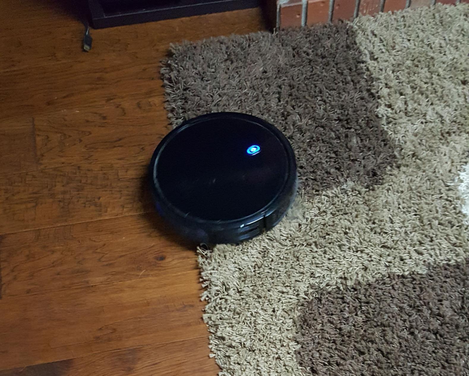 eufy Robot Vacuum E25, 20,000 Pa Suction,HydroJet Always-Clean Roller Mop, All-in-One Robot Vacuum and Mop Combo, Edge-to-Corner Cleaning, Zero-Tangle Design, AI Obstacle Avoidance (Upgraded) customer photo 1