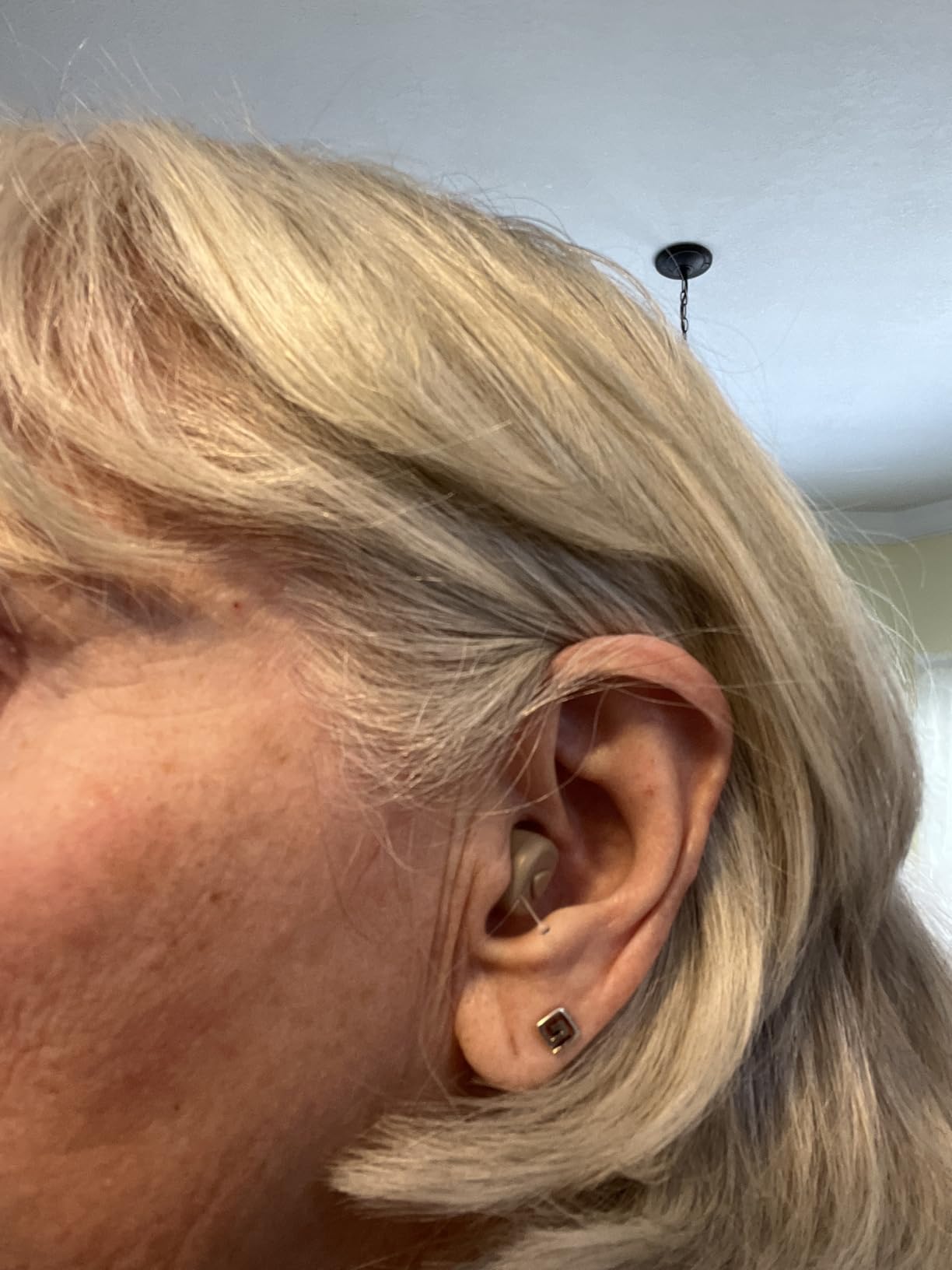 Digital Rechargeable Invisible Hearing Aids for Seniors | Crystal Clear Sound | Intelligent Noise Reduction | Ergonomic Comfort Fit | One-Button Control | Up to 100H Battery Life customer photo 1