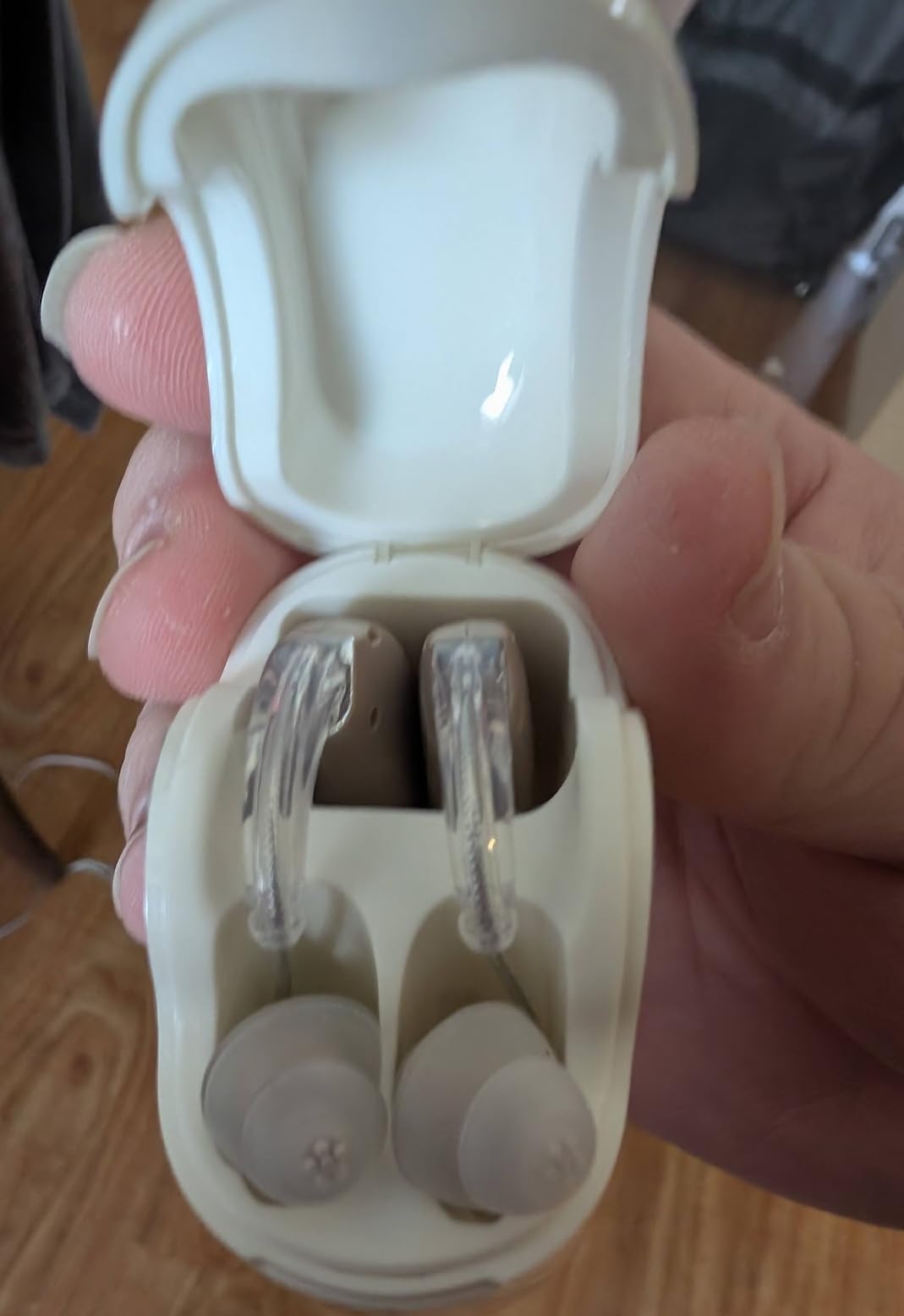 Digital Rechargeable Invisible Hearing Aids for Seniors | Crystal Clear Sound | Intelligent Noise Reduction | Ergonomic Comfort Fit | One-Button Control | Up to 100H Battery Life customer photo 2