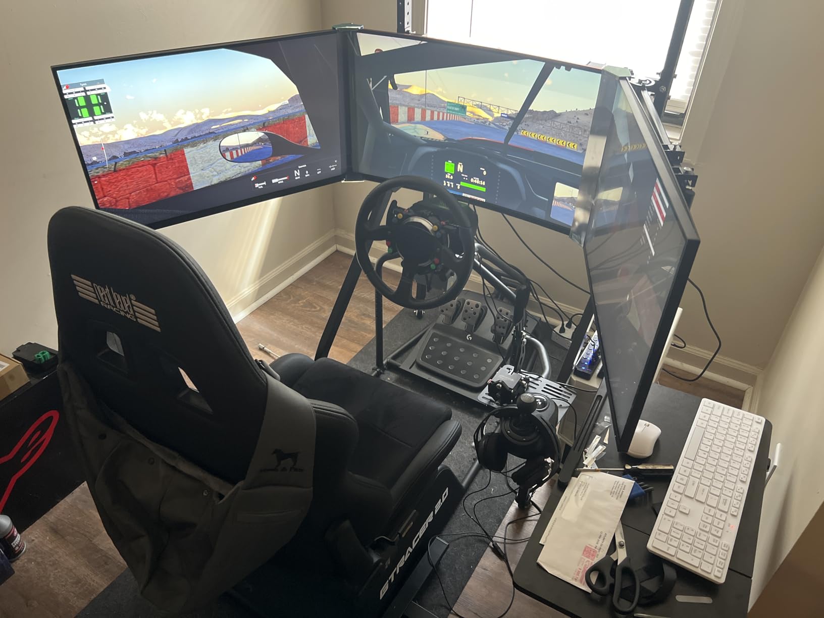 Marada Sim Racing Triple Monitor Stand with Wheels Compatible with 27/32-inch Displays Height and Tilt Adjustable, A-Frame Base for Flight & Driving Simulator Cockpit Rig customer photo 1