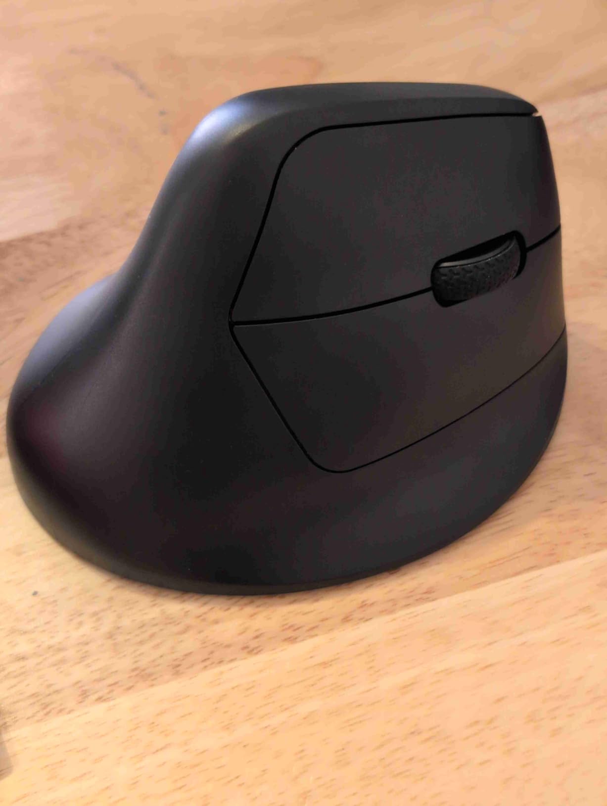 Keychron M5 8K Vertical Ergonomic Mouse Wireless, 2.4 GHz/Bluetooth 5.3/Wired Computer Mice Rechargeable, 5 Levels Up to 30K DPI with Programmable Buttons for Laptop macOS/Windows - Black customer photo 2