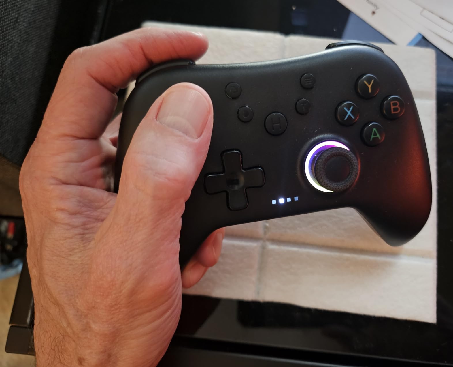 AceGamer Pluto 2.4G Wireless Bluetooth Controller for PC/Switch/Switch 2/iOS/Android/Steam,TMR Joysticks,Hall Effect Triggers,4-Motors Vibration,1000Hz Polling Rate,Force-balanced Lever Bumpers,Pragrammable Back Buttons customer photo 2
