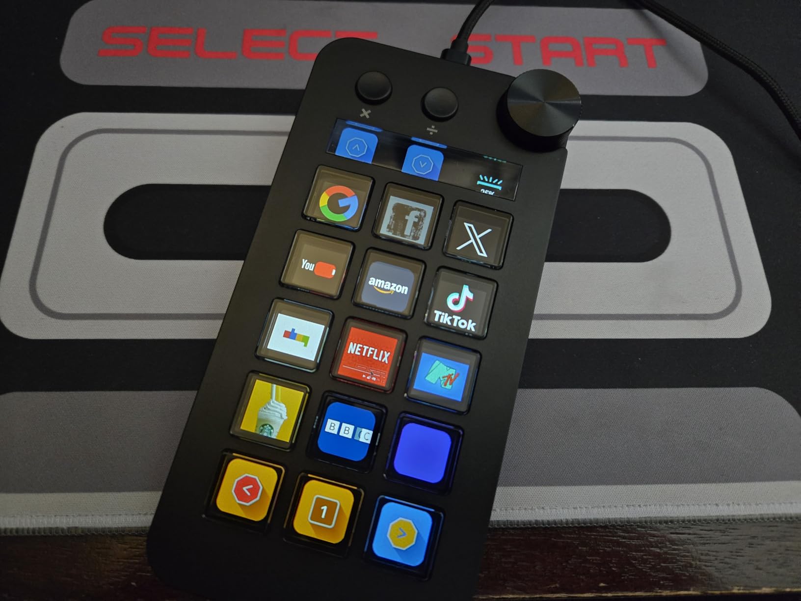 Stream Controller Deck, Macro Keypad, Gaming Macro Keyboard, Three Modes(Shortcut Keys, Calculator, Numeric Keypad), for OBS, Photoshop, Adobe Premiere Pro and Office Setup (N1 Black) customer photo 1