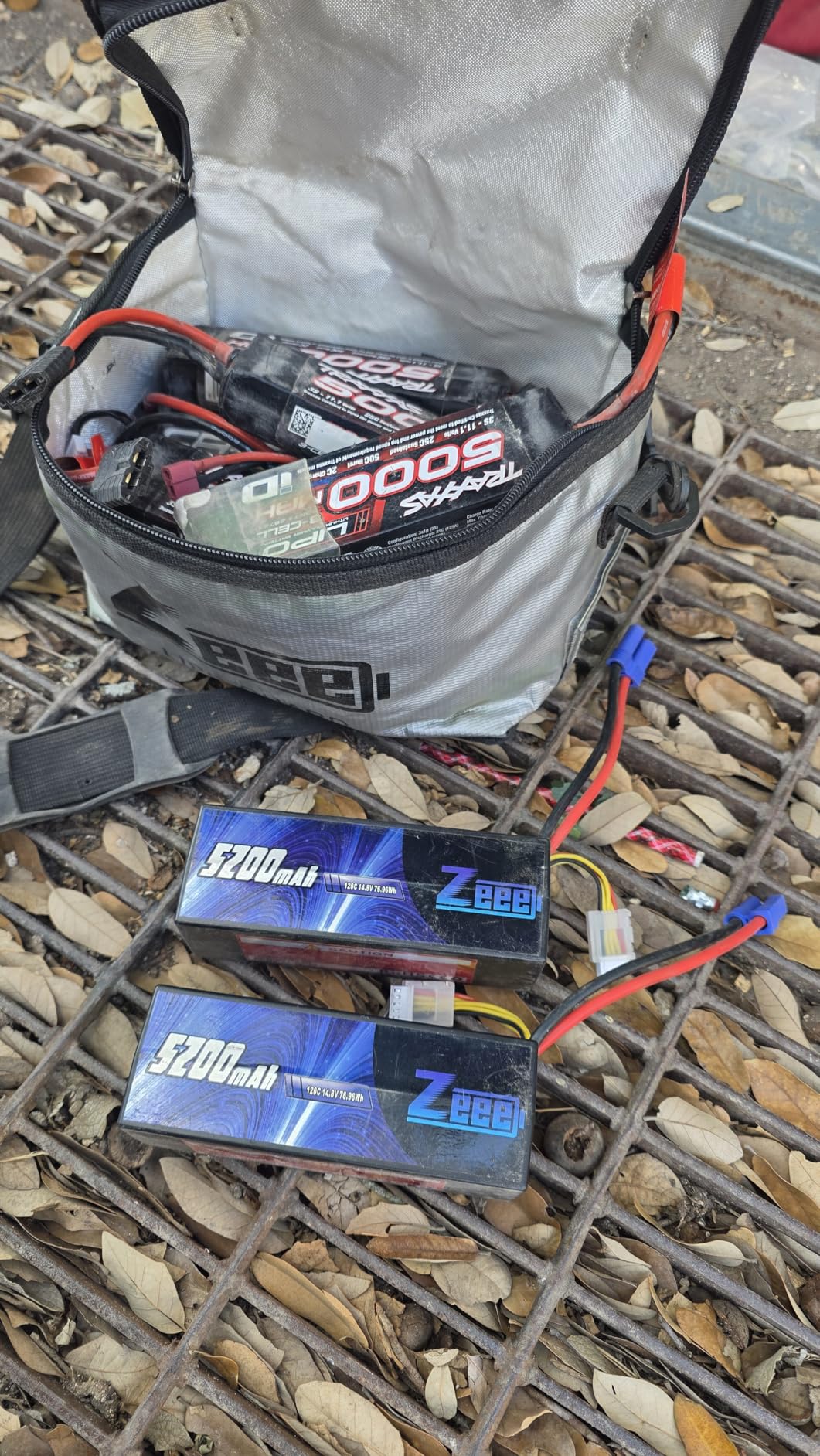 Zeee 3S Lipo Battery 5200mAh 11.1V 80C Hard Case RC Lipo with EC5 Connector (2 Packs) customer photo 1