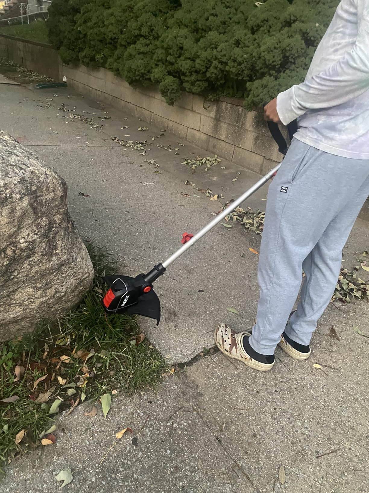MZK 20V 12'' Cordless String Trimmer, Grass Trimmer&Edger with 8 Replacement Spools, Battery Powered Weed Trimmer with Auto Line Feed for Garden, Lawn(2 * 4AH Battery and Charger Included),ST12D07 customer photo 2