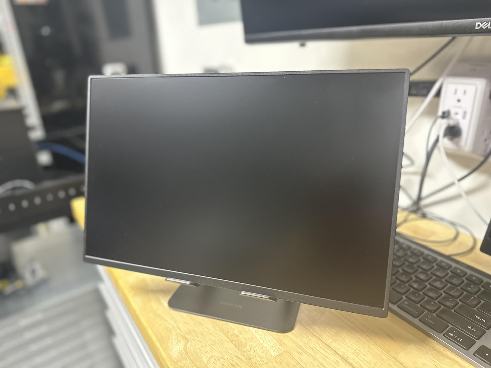 UPERFECT Touchscreen OLED Portable Monitor 14'', 3K 2880x1800 | 120Hz | 0.1ms Portable Gaming Monitor, 500 Nits |120% DCI-P3 | 500000:1 | Ultra-Slim Design for Laptop Mini PC Phone Game Consoles customer photo 2