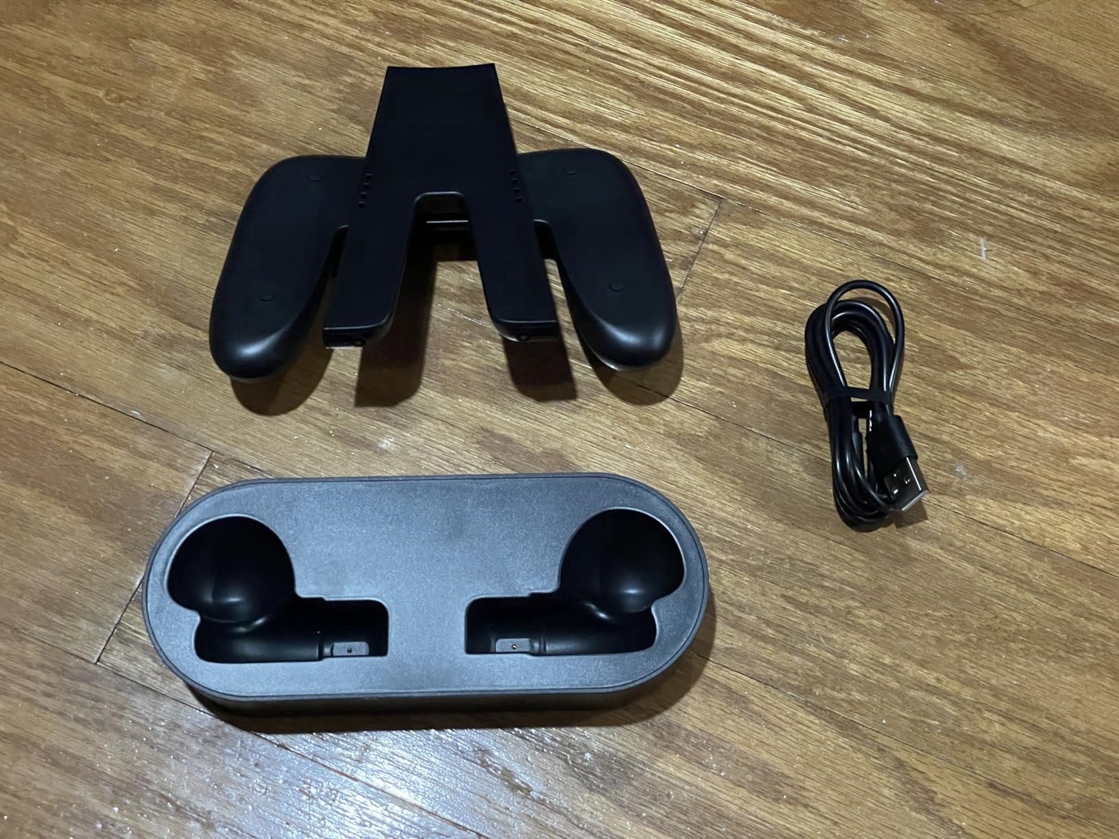 NEWDERY Charging Grip & Charging Dock for Switch 2, Magnetic Grip Controller Compatible with Switch 2 Joycons, Play While Charging with LED Indicator-Black customer photo 2