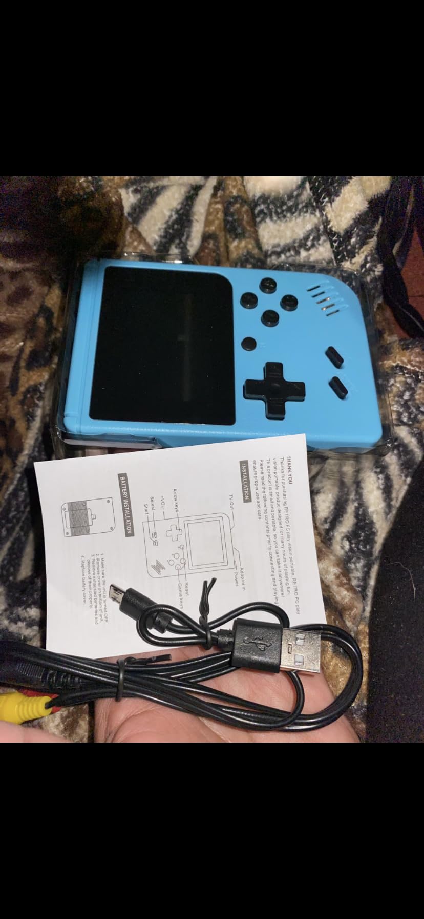 Retro Handheld Games Console, Built-in 400 Video Games,Portable Video Gaming Player with 3.0 Inch IPS Screen and Rechargeable Battery (Gray) customer photo 1