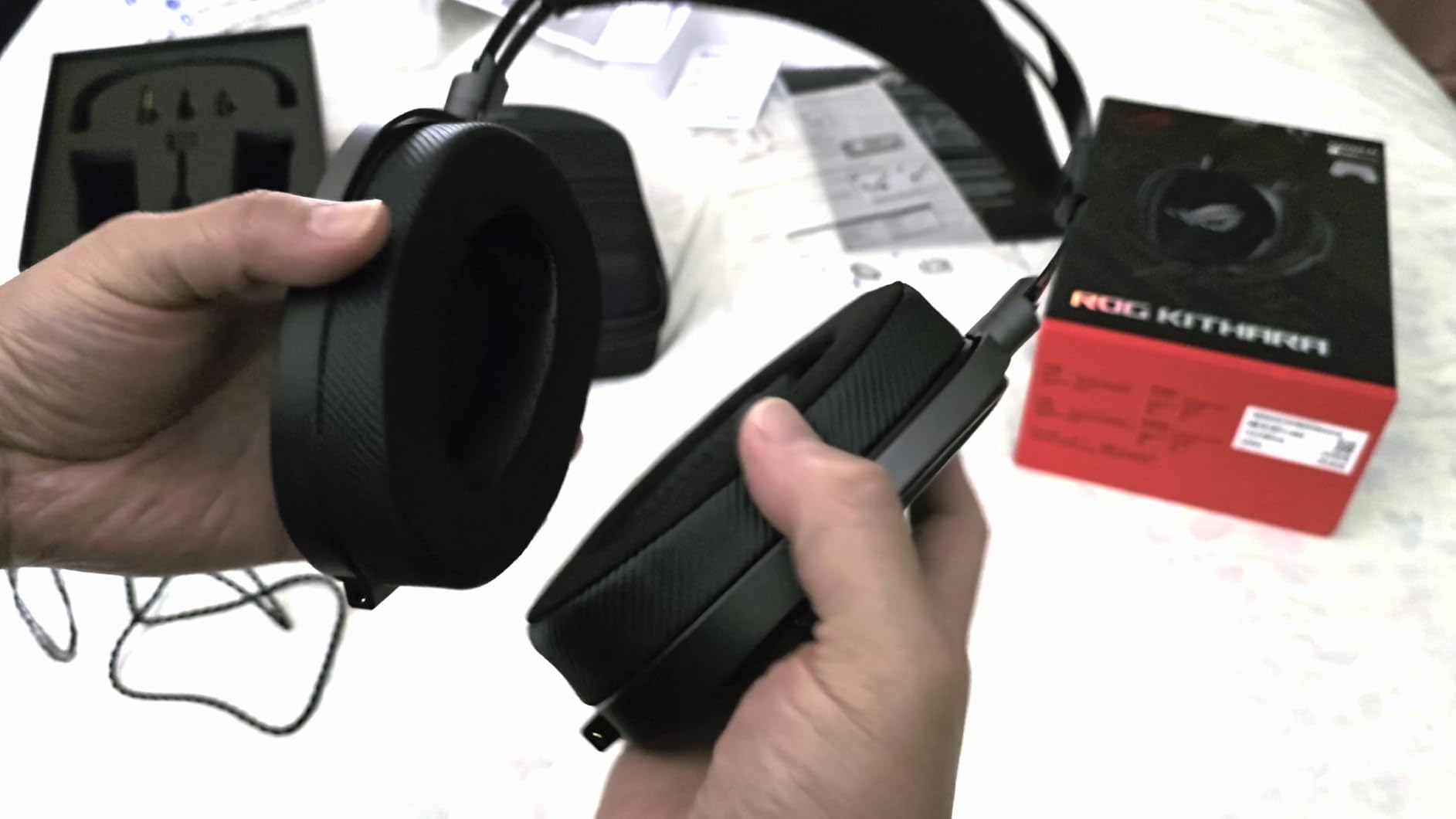 ASUS ROG Kithara Gaming/Audiophile Open-Back Wired Headphones with Mic - ROG-Tuned HIFIMAN Planar Magnetic Drivers, Adjustable Headband, Extra Ear Pads, Compatible with DACs, Amps, PC, Console, Mobile customer photo 2