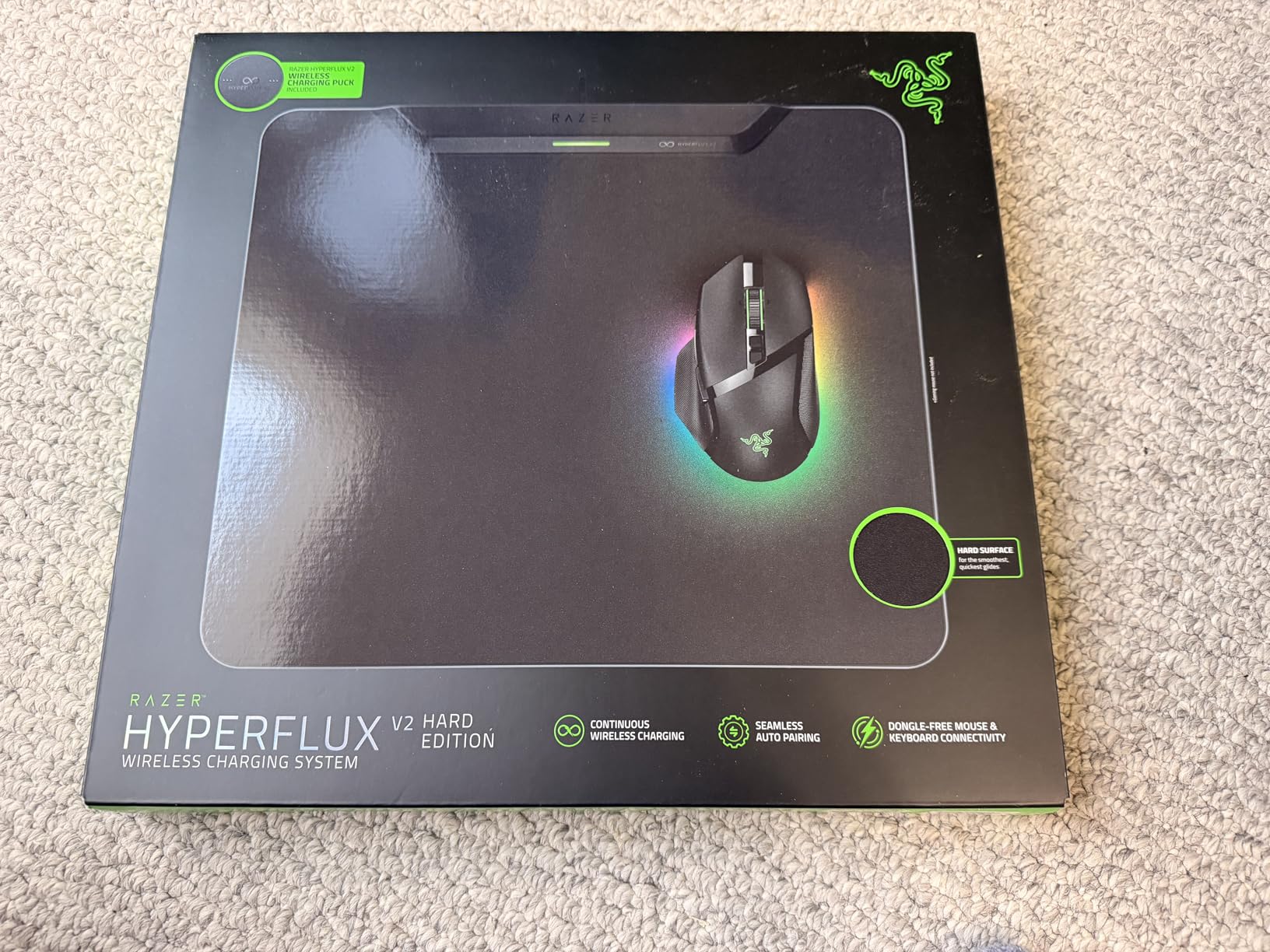 Razer HyperFlux V2 Wireless Charging System: Continuous Charging Gaming Mouse Mat & Puck - Seamless Auto-Pairing - HyperSpeed Multi-Device Connectivity - Anti-Slip Rubber Base - Hard Surface Edition customer photo 2