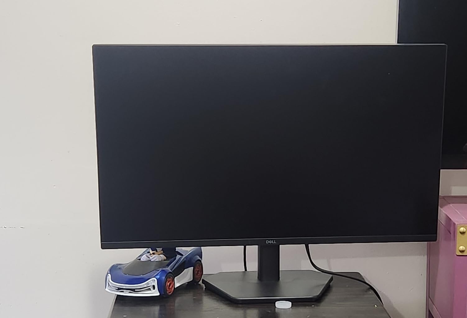 Dell 24 240Hz Gaming Monitor - SE2426HG - 23.8-inch FHD (1920x1080) 240Hz Display, in-Plane Switching (IPS) Technology, AMD FreeSync Premium, TVV 3-Star, 2X HDMI, DisplayPort 1.4, Tilt customer photo 1
