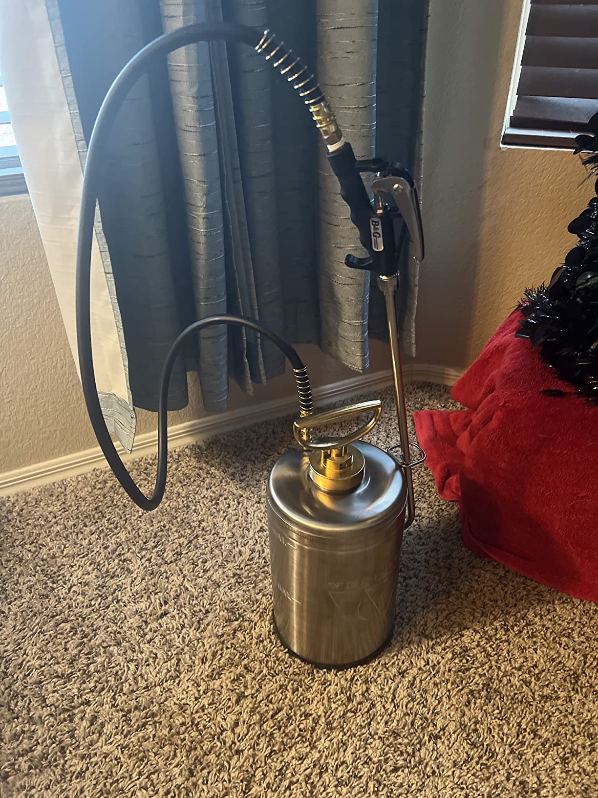 B&G N124-S-18 1 Gallon Stainless Steel Sprayer with 18-Inch Extension and Multeejet Tip customer photo 1