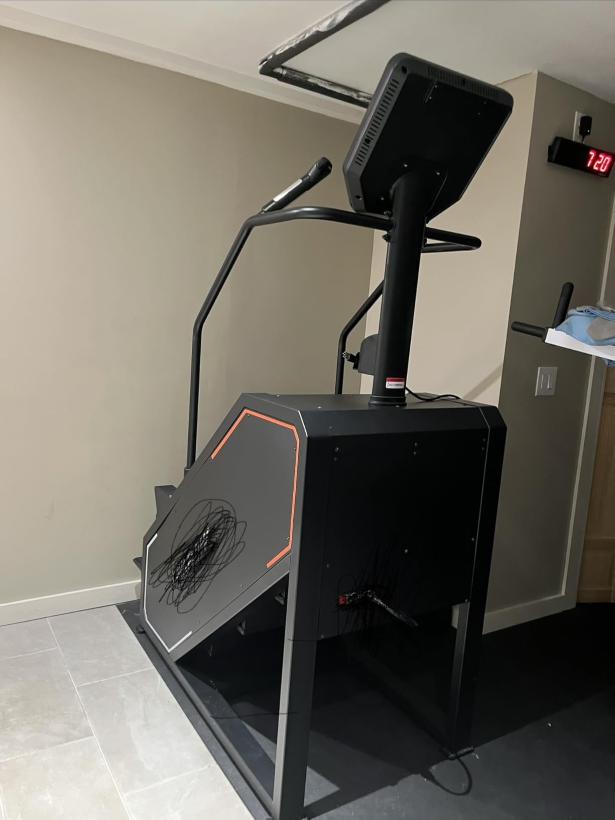 Shoulder Dolly Moving Straps - Lifting Strap for 2 Movers - Move, Lift, Carry, And Secure Furniture, Appliances, Heavy, Bulky Objects Safely, Efficiently, More Easily Like The Pros - LD1000 customer photo 2