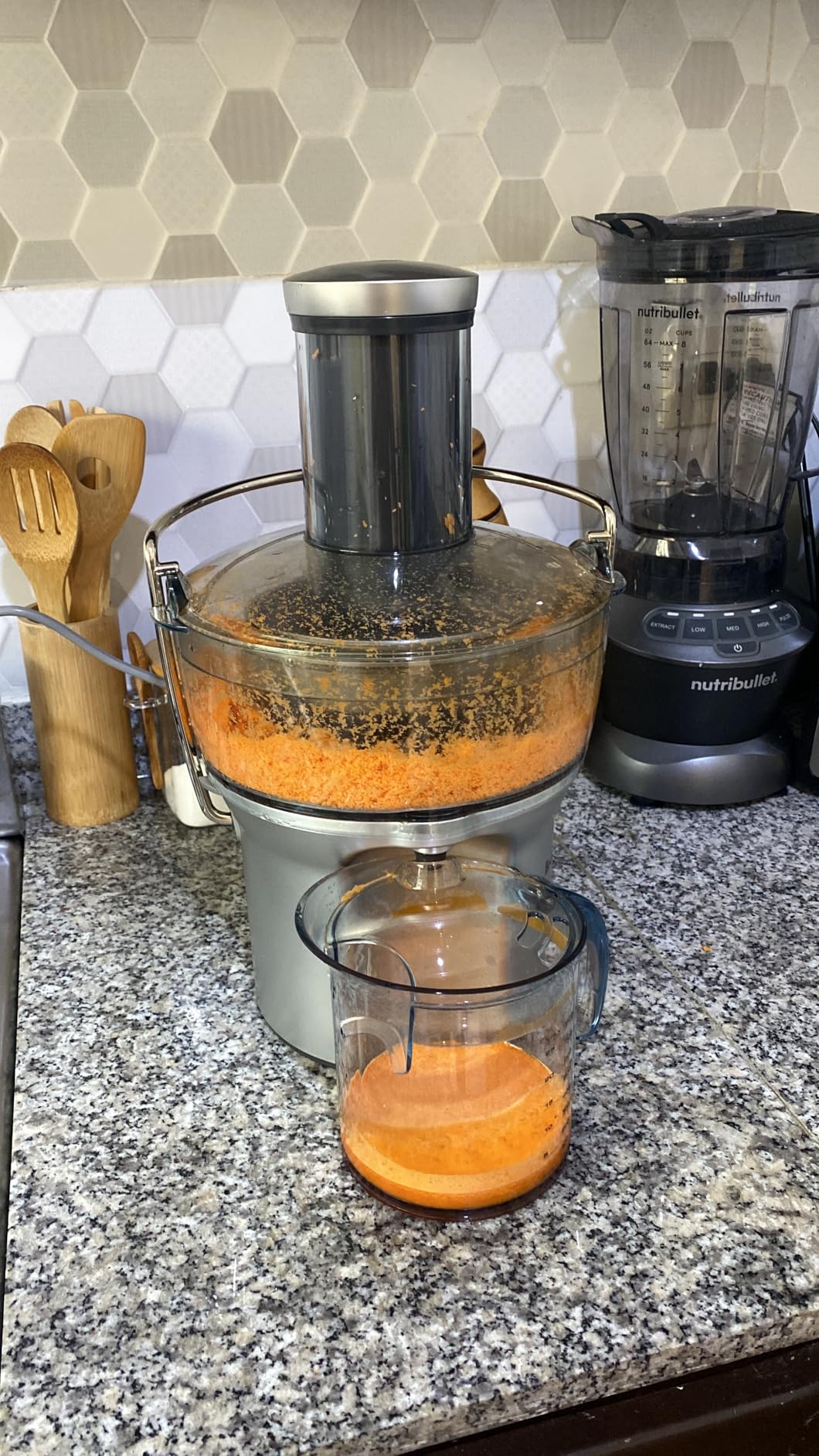 Breville BJE200XL Juice Fountain Compact Centrifugal Machine, 25 fl oz, Silver customer photo 1