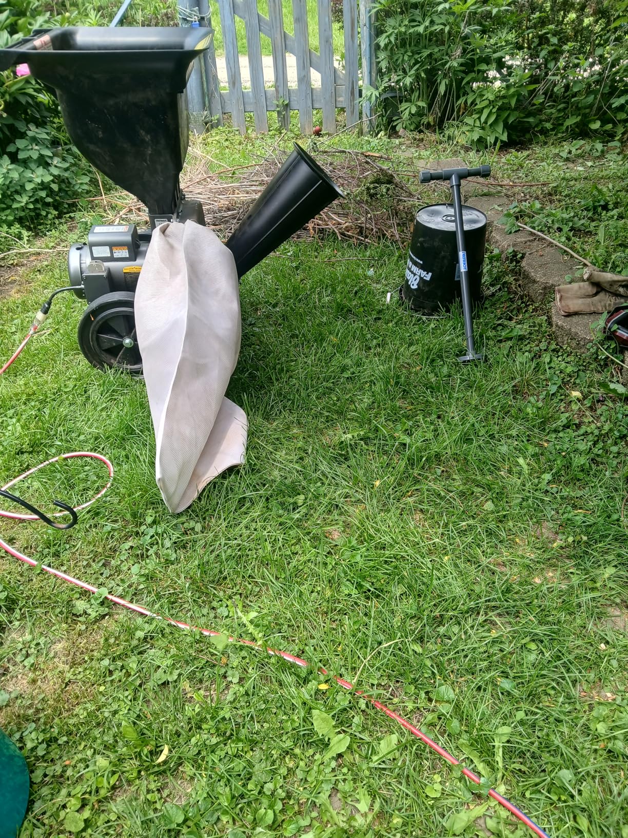 Patriot Products CSV-2515 1.5 HP Corded Electric Wood Chipper Leaf Shredder customer photo 2