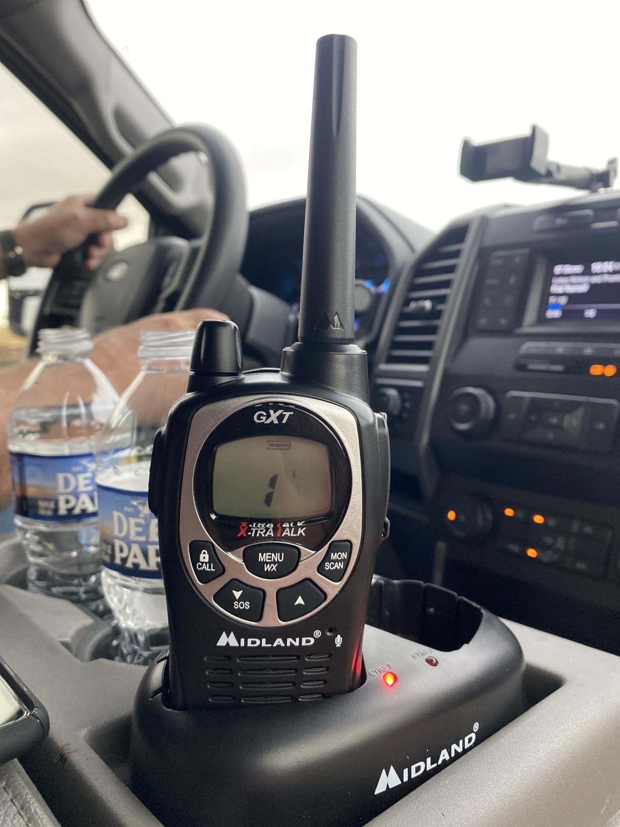 GXT1000VP4 GMRS Two-Way Radio (50 Channel, Long Range, 142 Privacy Codes, SOS, NOAA, Rechargeable Nickel Battery, Black/Silver 2-Pack) customer photo 1
