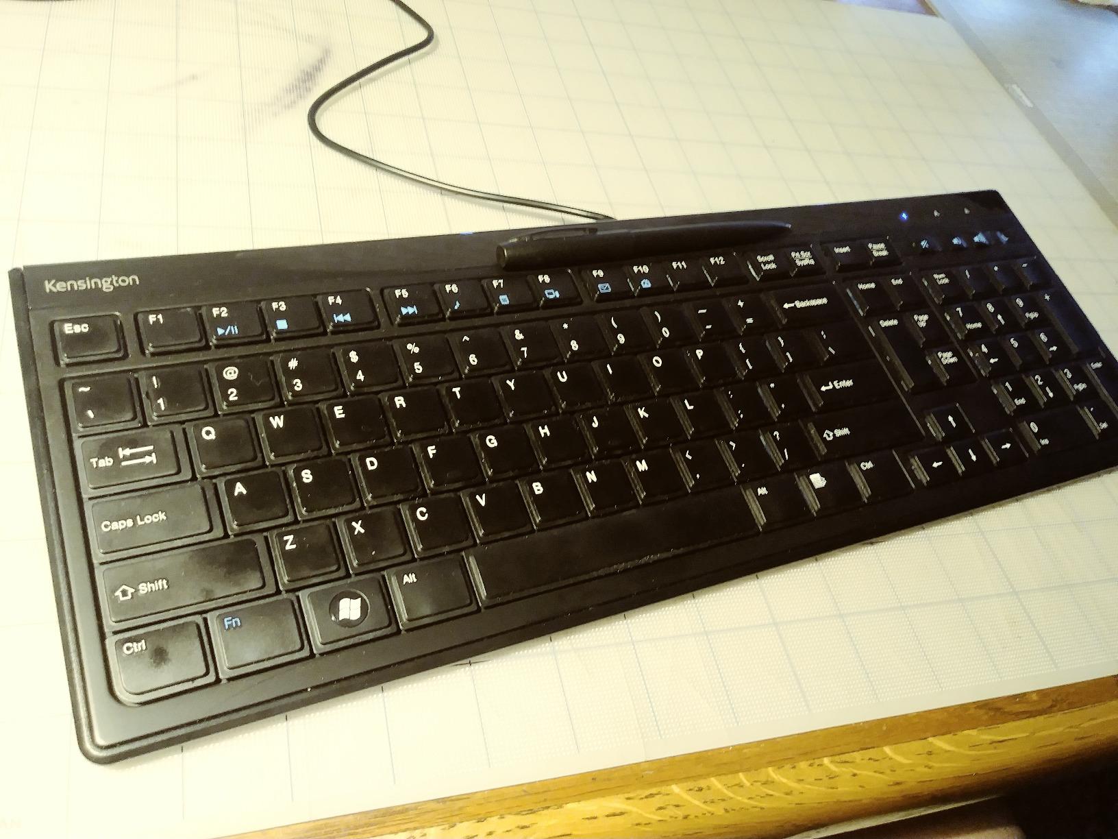 Kensington Slim Type Wired Keyboard (K72357USA),Black customer photo 2
