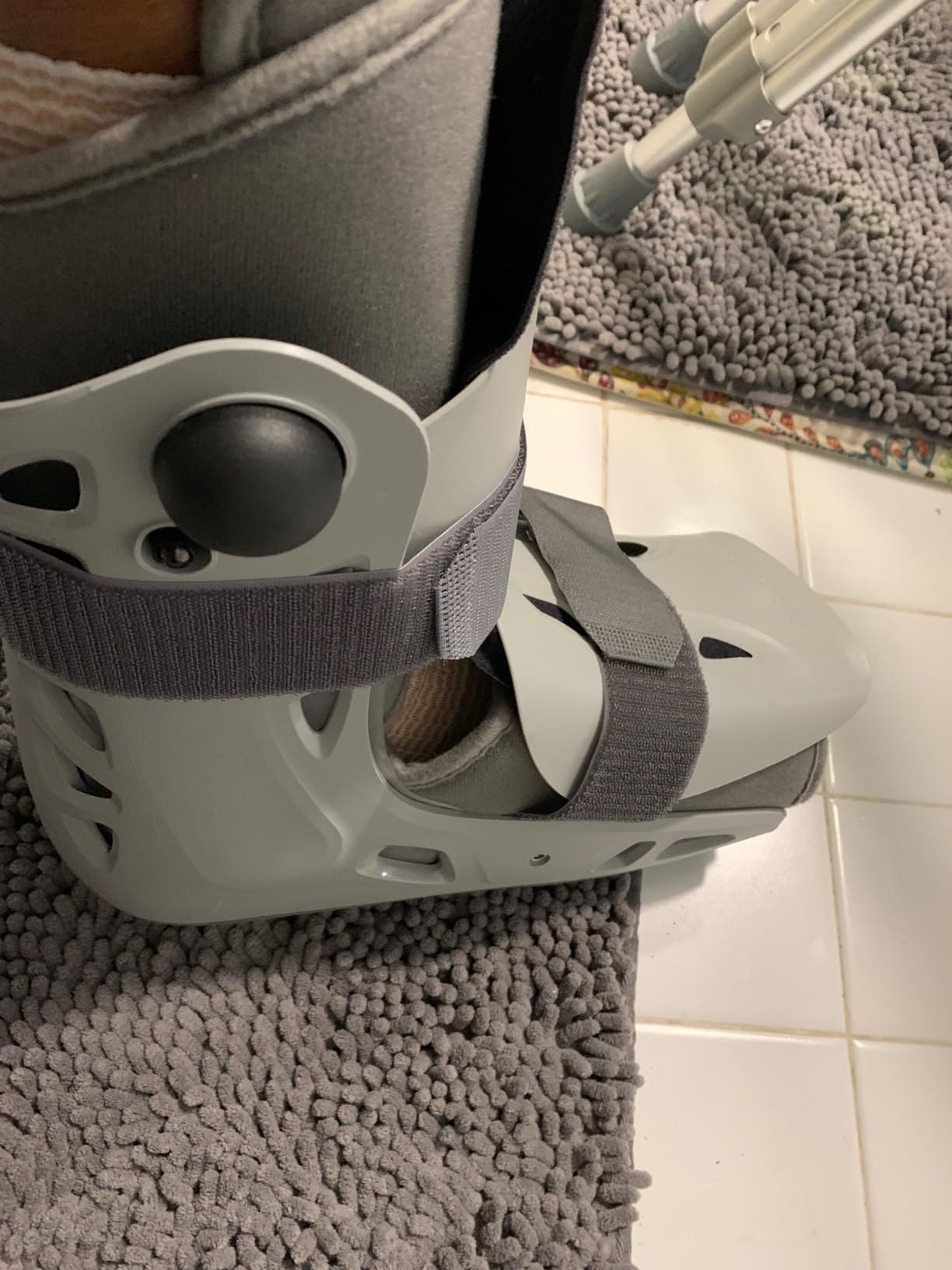 AquaSense 4-Inch Portable Toilet Seat Riser - Elevated Toilet Seat for Seniors - Easy Installation - Sturdy Non-Skid Design - Fits Round Toilets - Post-Surgery & Mobility Aid customer photo 1
