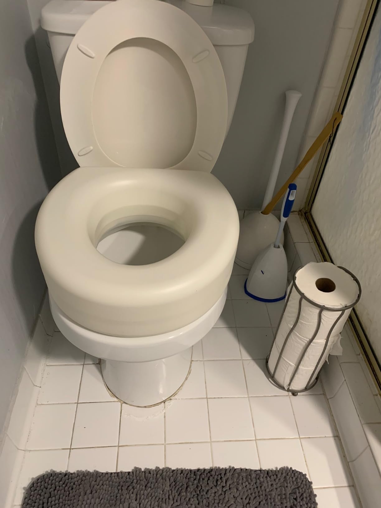 AquaSense 4-Inch Portable Toilet Seat Riser - Elevated Toilet Seat for Seniors - Easy Installation - Sturdy Non-Skid Design - Fits Round Toilets - Post-Surgery & Mobility Aid customer photo 2