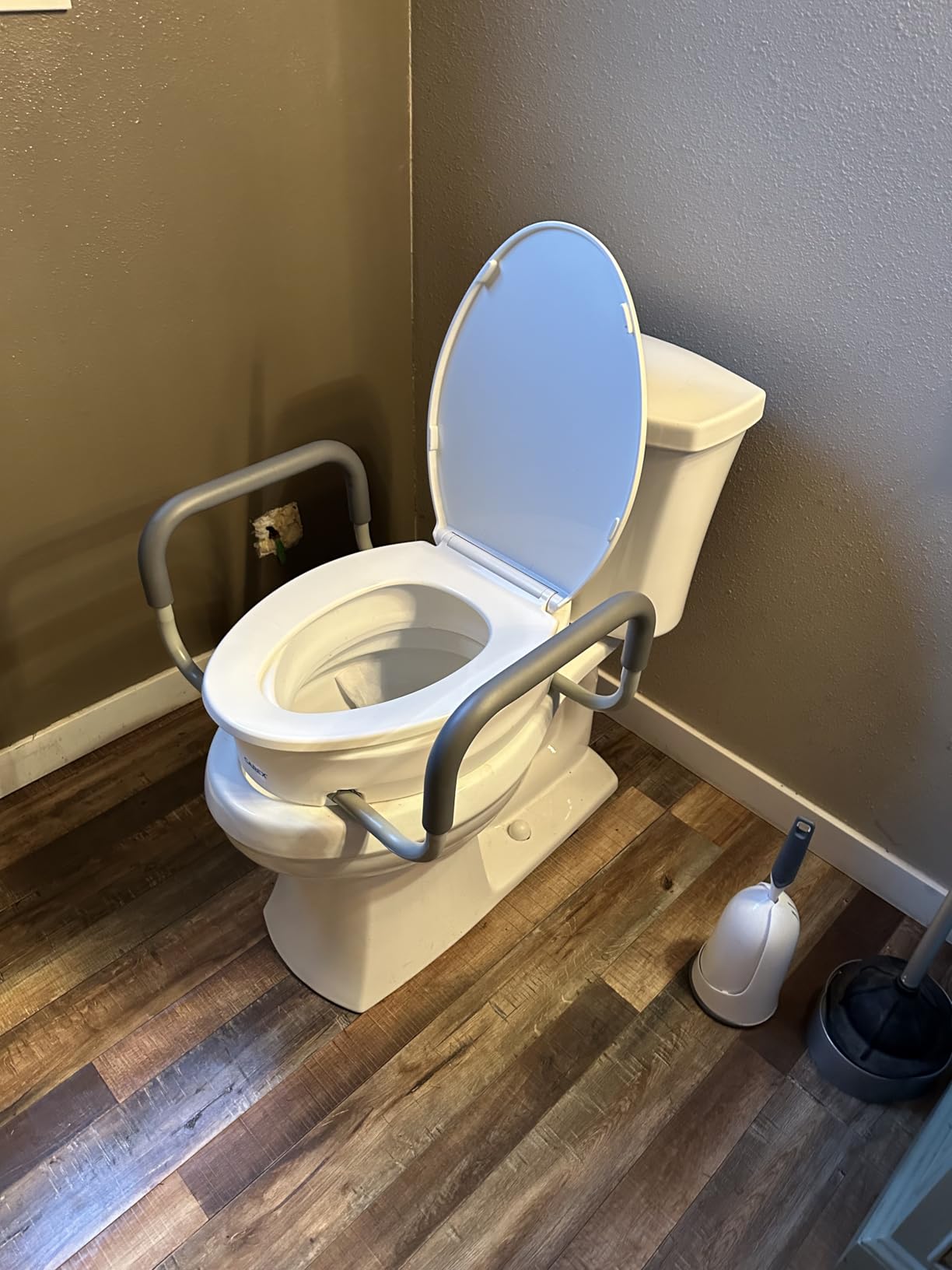 Carex 3.5 Inch Raised Toilet Seat with Arms, Elongated Toilet Seat Riser, Up to 250 lbs Capacity, Elevating & Raising Seat for Elderly & Handicap, Universal, Slip-Resistant with Padded Handles, White customer photo 1