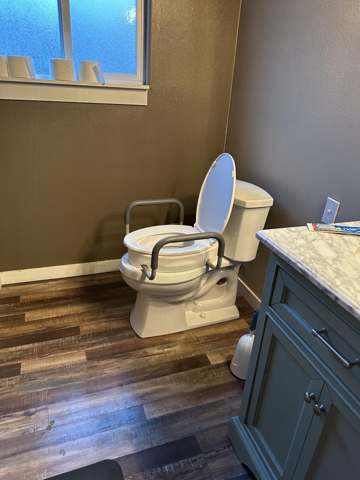 Carex 3.5 Inch Raised Toilet Seat with Arms, Elongated Toilet Seat Riser, Up to 250 lbs Capacity, Elevating & Raising Seat for Elderly & Handicap, Universal, Slip-Resistant with Padded Handles, White customer photo 2