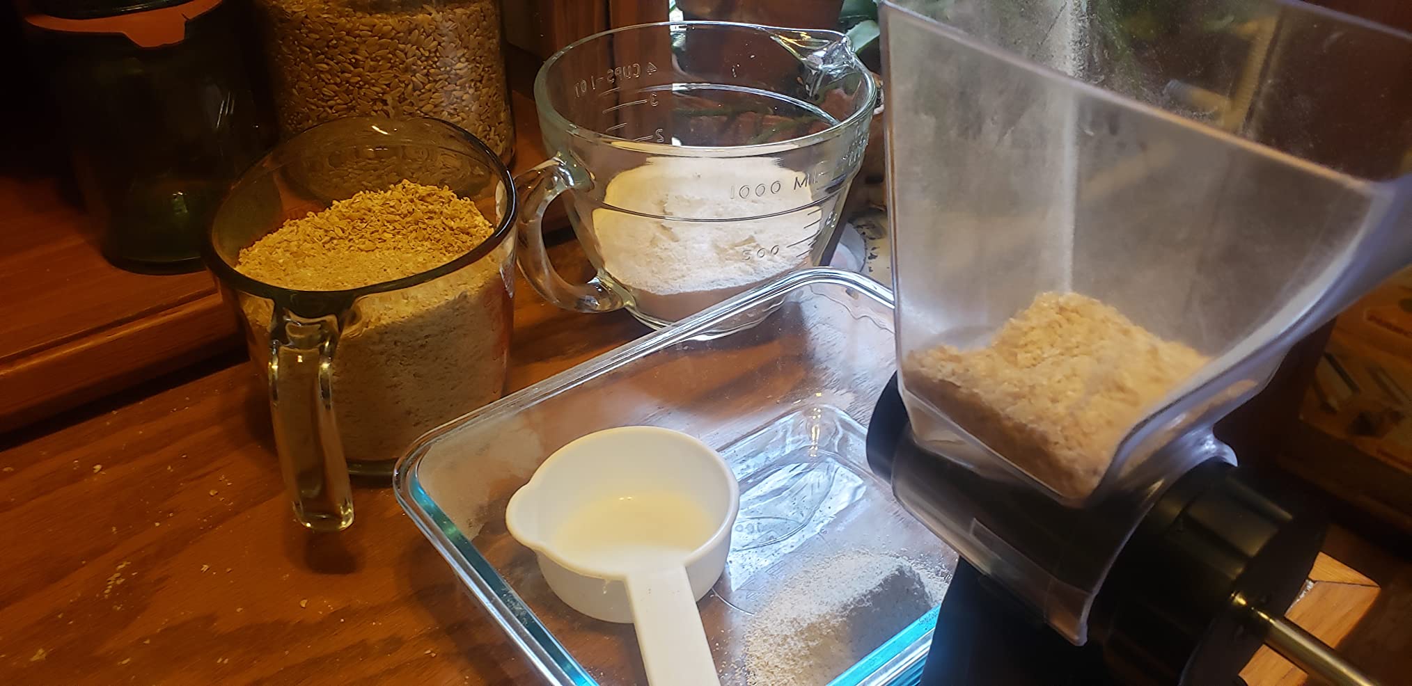 Kitchen Crop Grain Mill Wheat Flour Grinder, Stainless Steel Metal Burrs (Deluxe Grain Mill) customer photo 1