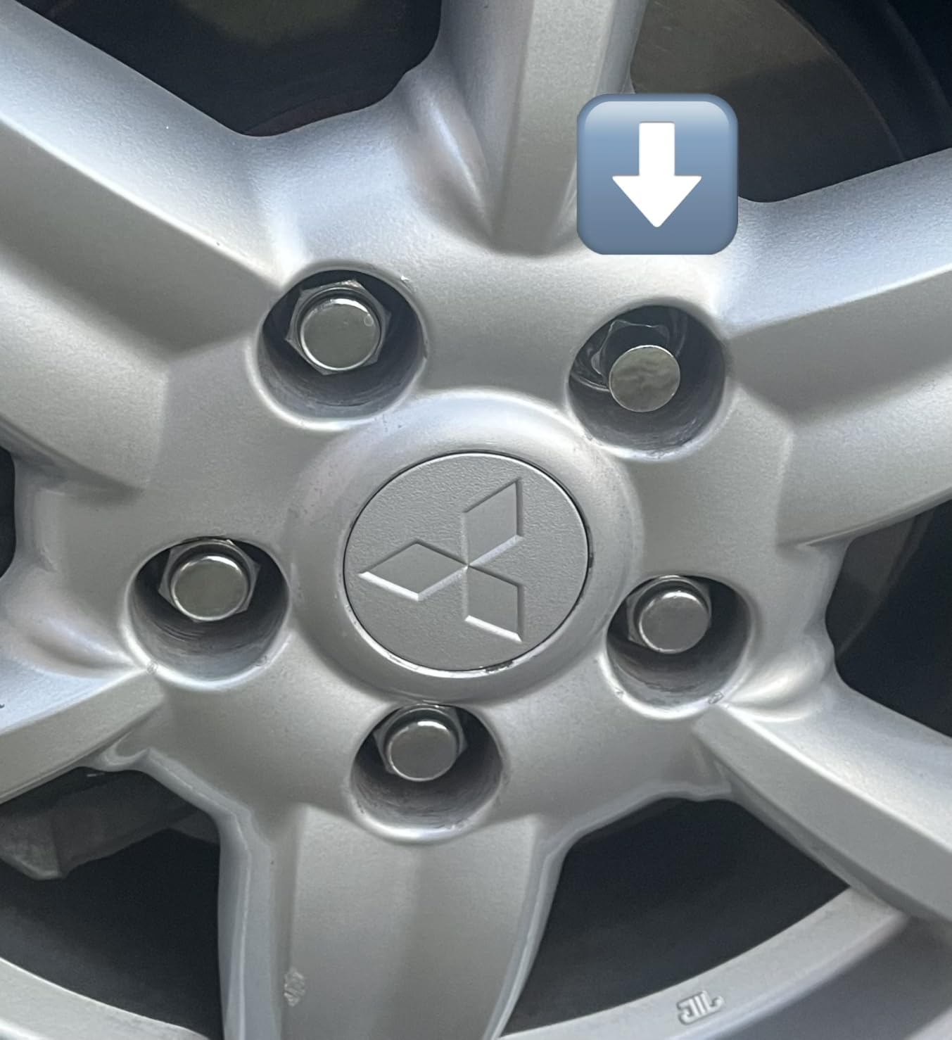 White Knight 40700S Chrome M12 x 1.50 Thread Size Acorn Socket Type Wheel Lock, (Random Lock Pattern) 4 Pack customer photo 1