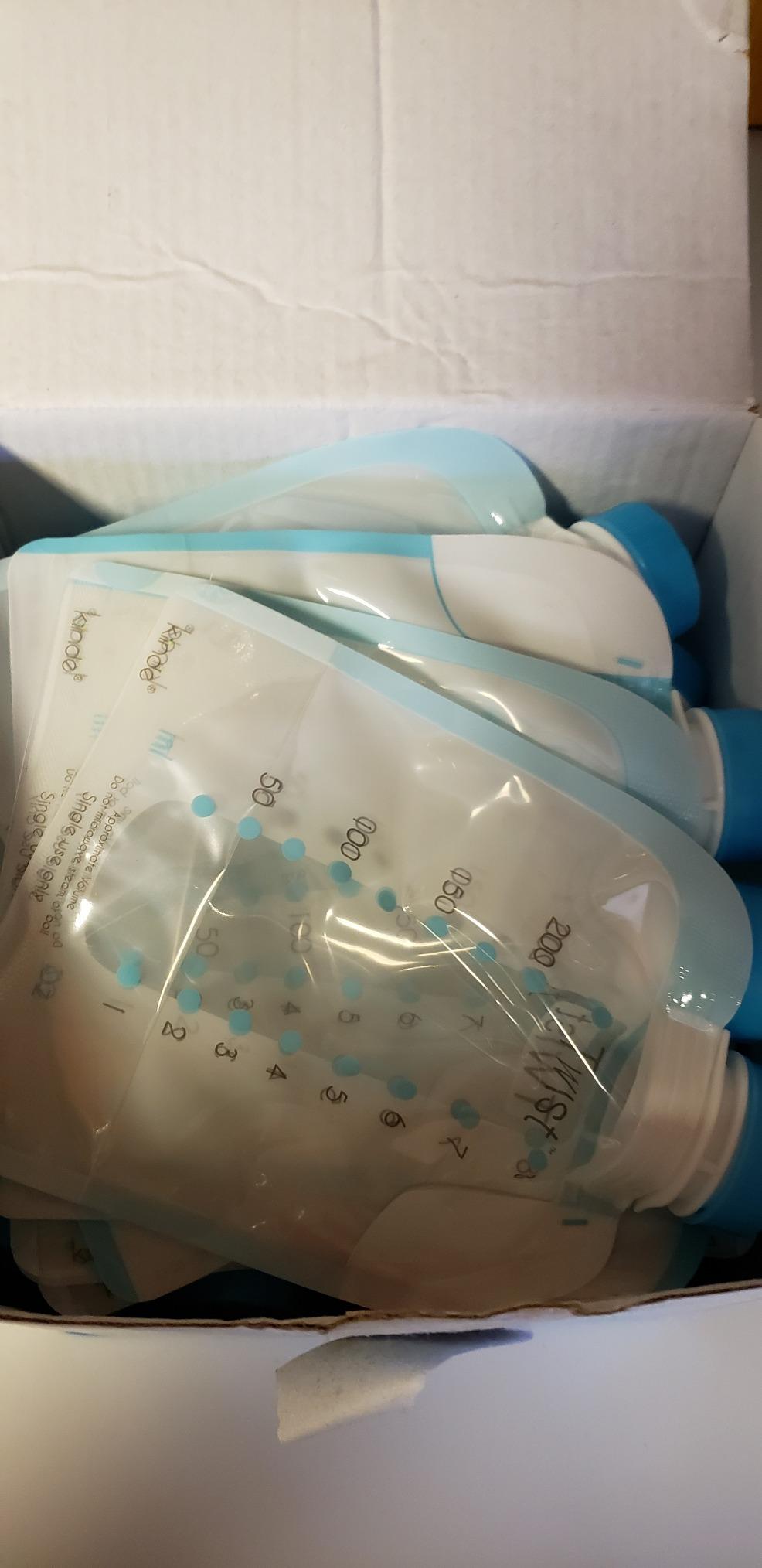 Kiinde Twist Pouch Direct-Pump Direct-Feed Twist Cap Breast Milk Storage Bags for Pumping, Freezing, Heating and Feeding, Pre-Sterilized, 6 Ounce, pack of 80 customer photo 1
