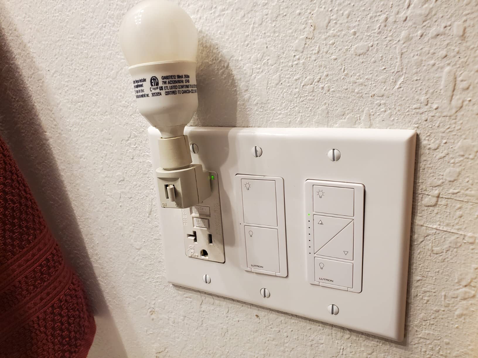 Caseta Original Smart Dimmer Switch (Lutron Smart Hub Required), for LED Lights, 150 Watt, Single-Pole/3-Way, No Neutral Required, PD-6WCL-WH, White customer photo 1
