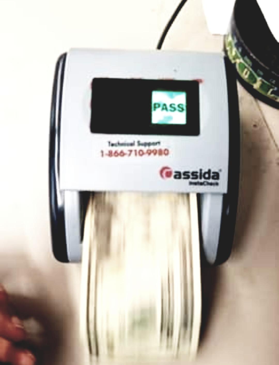 Cassida InstaCheck Small Footprint Automatic Counterfeit Detector with Infrared, Magnetic and Ultraviolet Sensors customer photo 1