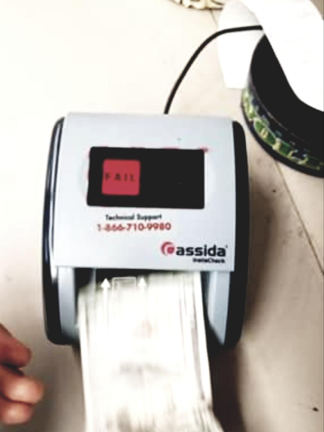 Cassida InstaCheck Small Footprint Automatic Counterfeit Detector with Infrared, Magnetic and Ultraviolet Sensors customer photo 2