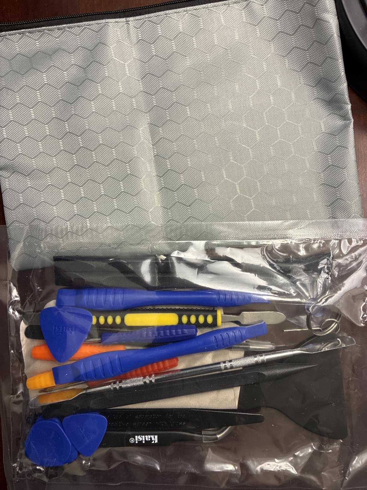 Kaisi Professional Electronics Opening Pry Tool Repair Kit with Metal Spudger Non-Abrasive Nylon Spudgers and Anti-Static Tweezers customer photo 1