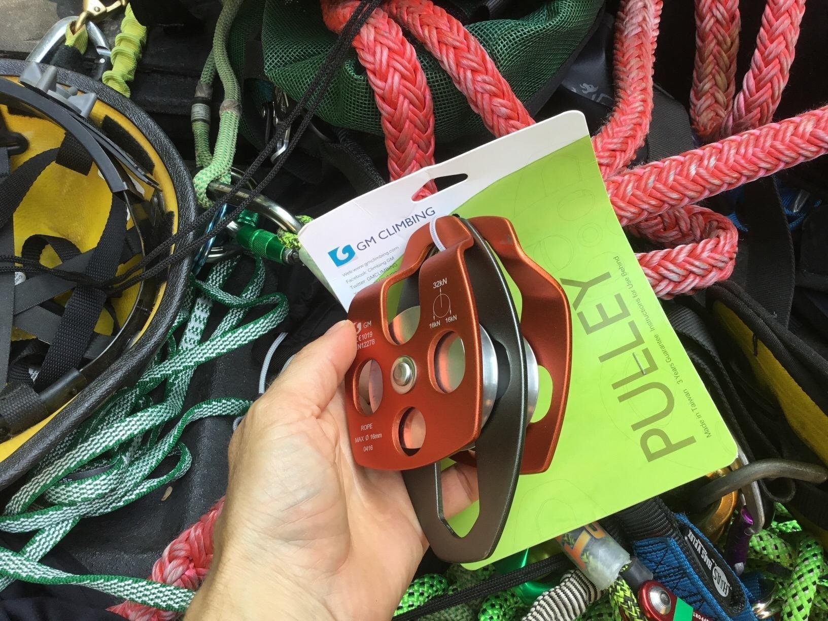 GM CLIMBING Large Rescue Pulley 32kN Single Sheave with Swing Plate CE UIAA Certified customer photo 1