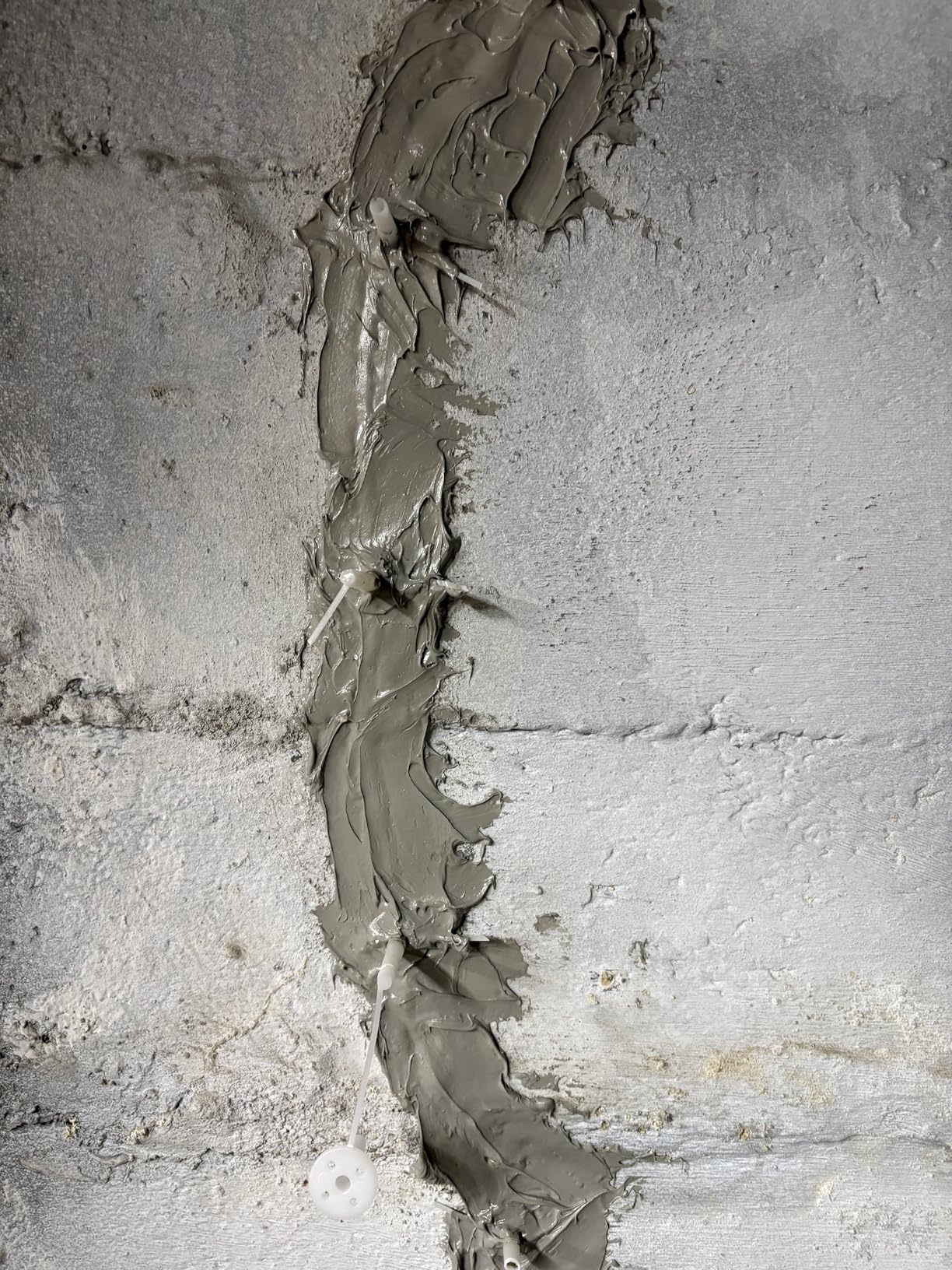 Polygem LCR Epoxy Concrete Crack Repair Kit - Stops Leaks - High-Performance Structural Bonding - Professional Grade - Reliable & Effective - DIY Friendly customer photo 1