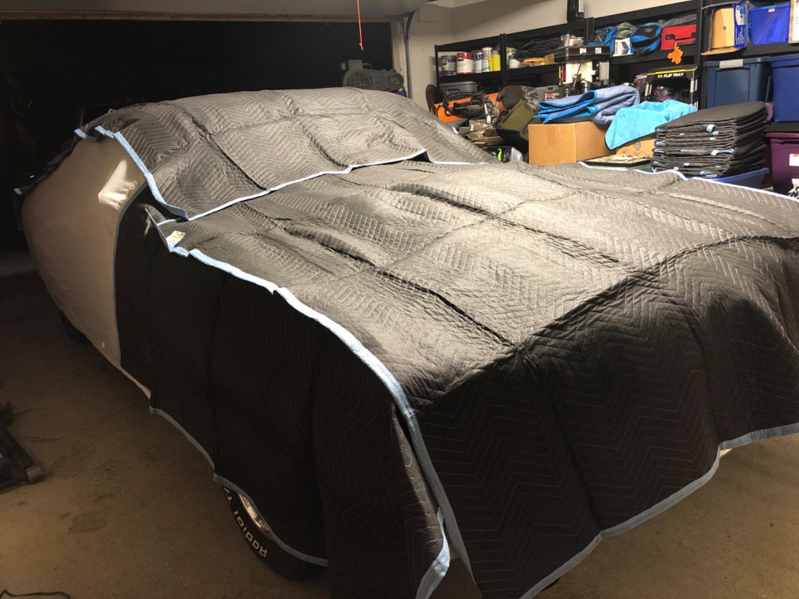 Sure-Max 12 Heavy-Duty Moving & Packing Blankets - Ultra Thick Pro - 80 x 72 (65 lb/dz weight) - Professional Quilted Shipping Furniture Pads Black customer photo 2