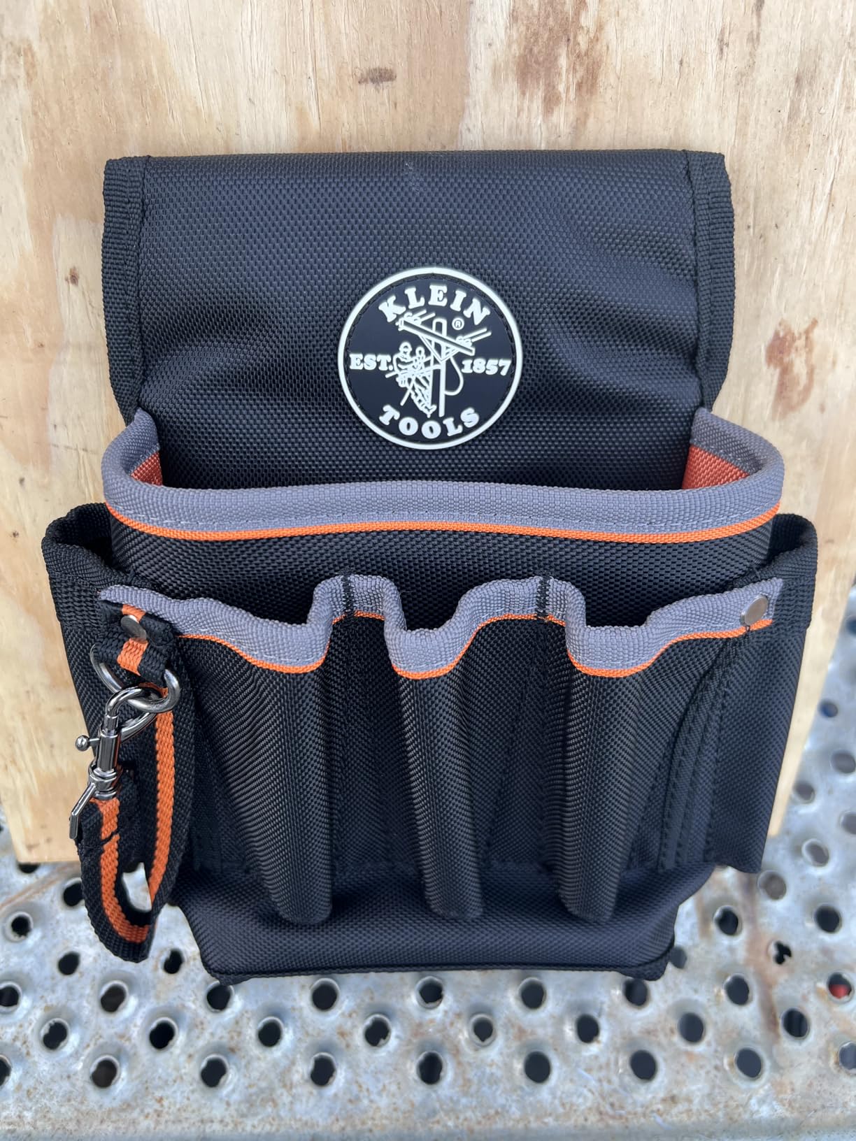 Klein Tools 5240 Tool Pouch, Tradesman Pro Maintenance Tool Pouch with 9 Pockets, Tape Thong, 2-Inch Tunnel Loop, Great Electrician Holster customer photo 2