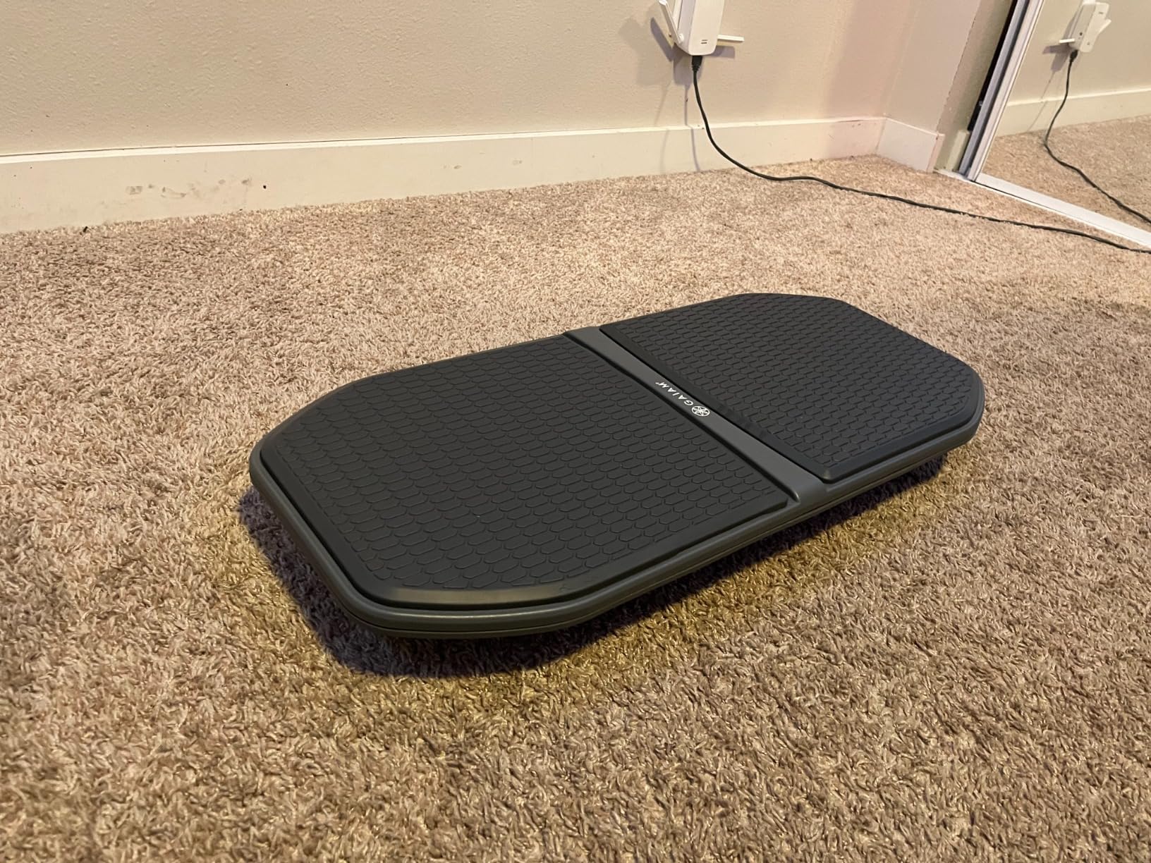 Gaiam Evolve Balance Board Standing Desk, Anti Fatigue Wobble Board for Home Office, Physical Therapy, Exercise Equipment customer photo 1