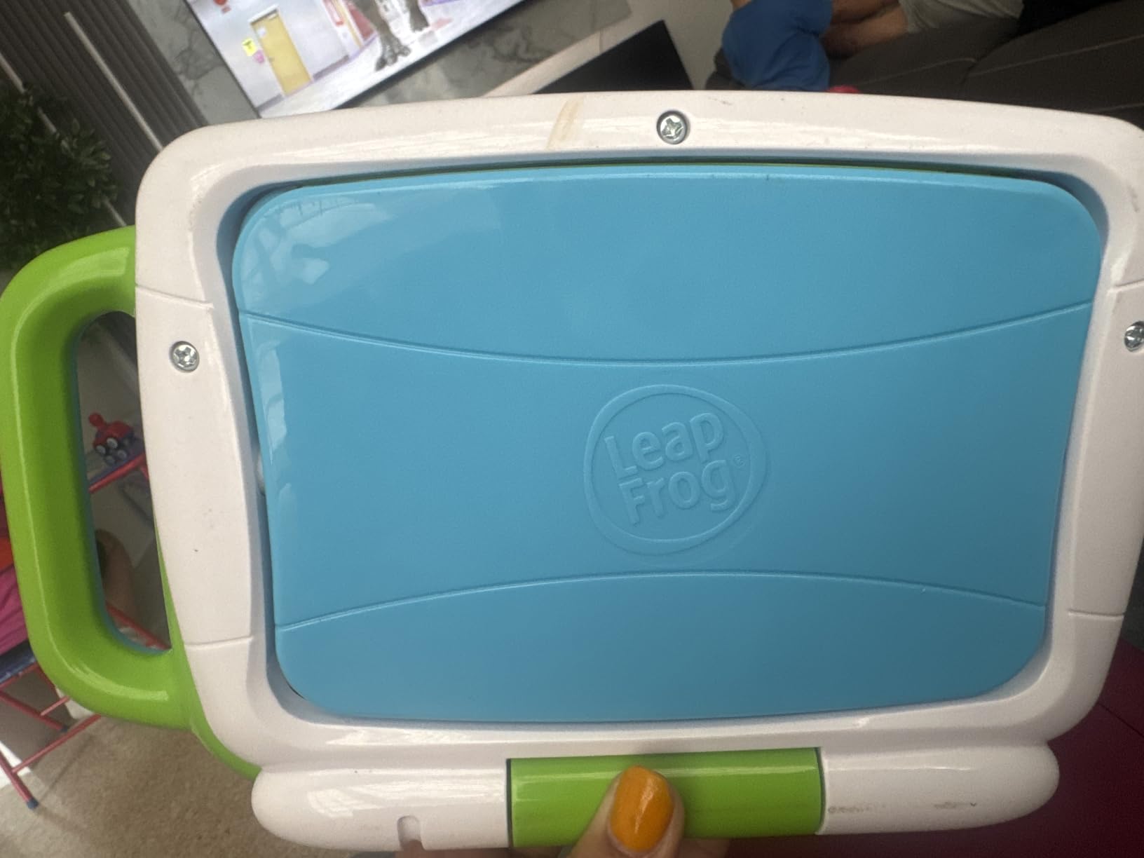 LeapFrog 2-in-1 LeapTop Touch, Green customer photo 1