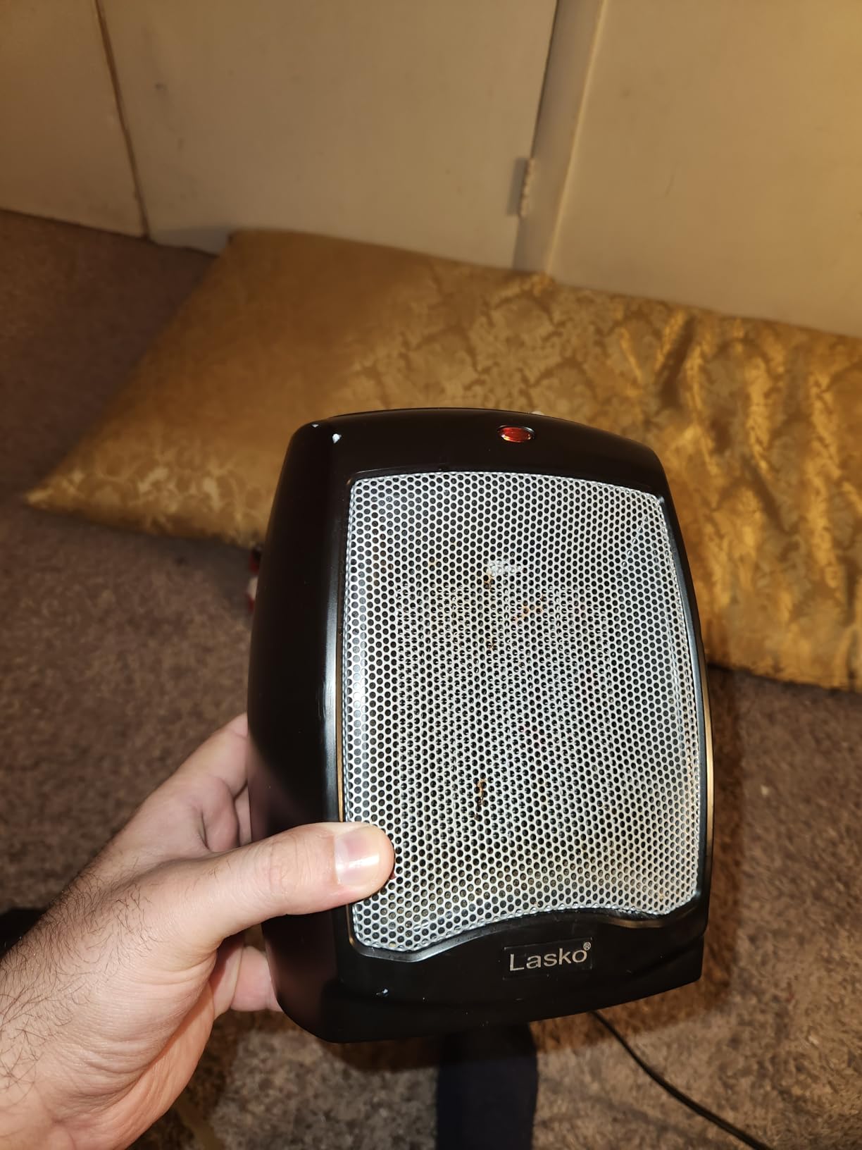 Lasko CD09250 Ceramic Adjustable Thermostat Tabletop or Under-Desk Heater, 9 Inches High, Black customer photo 2