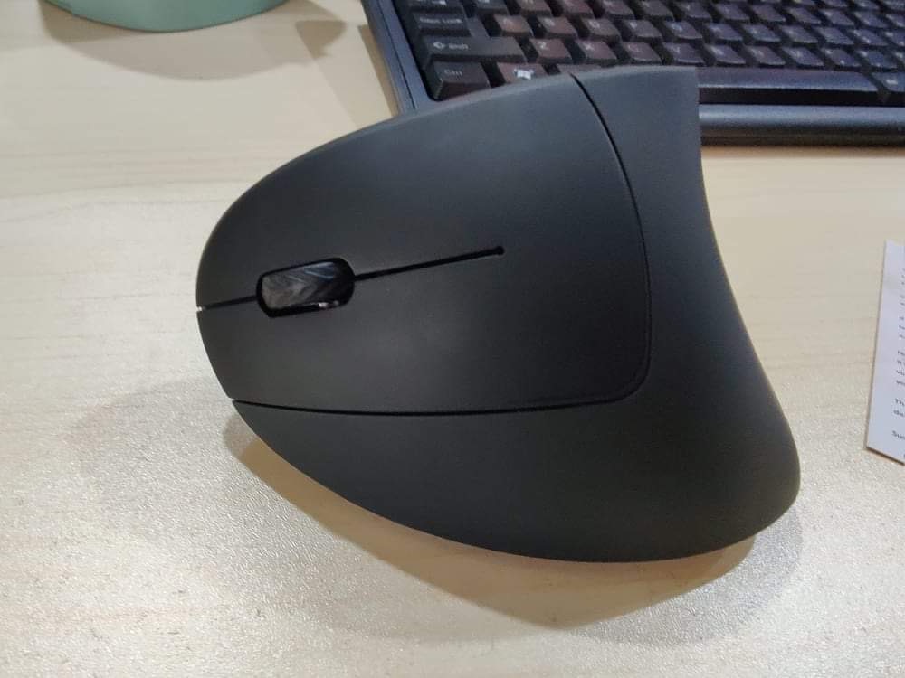 Lekvey Left Handed Mouse, Wireless 2.4 GHz USB Lefty Left Hand Ergonomic Vertical Mouse, Less Noise - Black customer photo 1