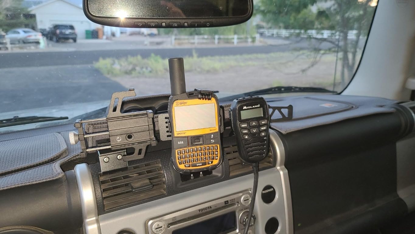 Spot X with Bluetooth 2-Way Satellite Messenger | SOS Protection | Handheld Portable 2-Way GPS Messenger for Hiking, Camping, Cars | Globalstar Satellite Network Coverage customer photo 2